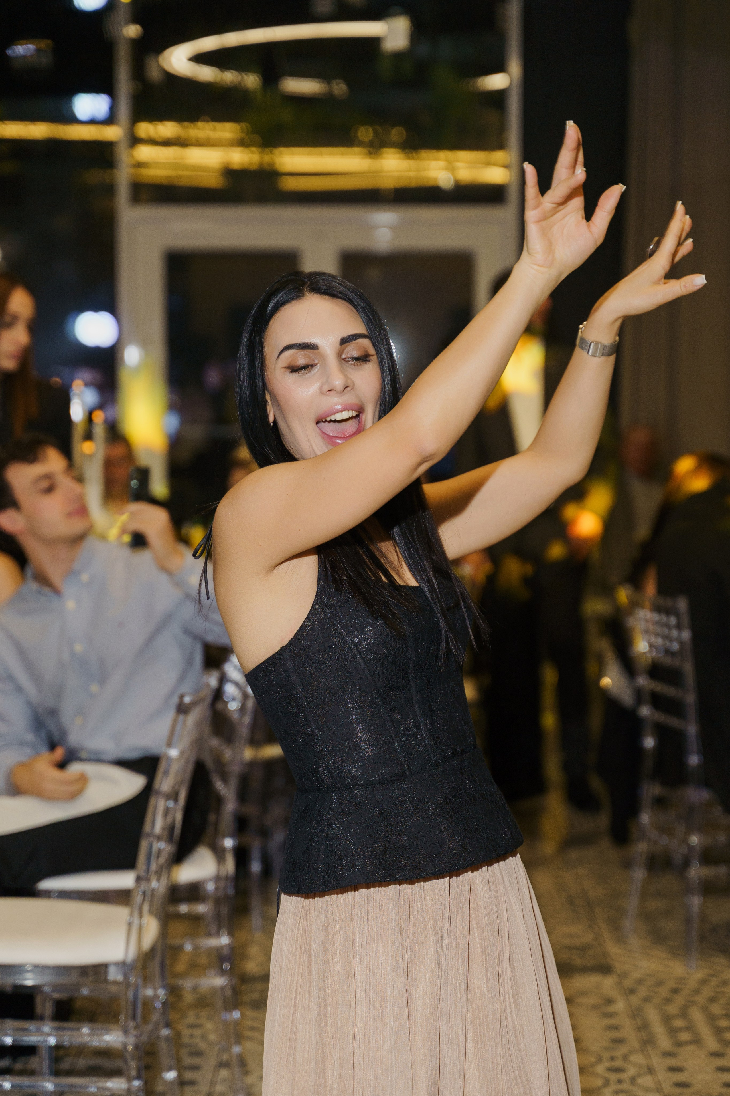 Красивое обручение на берегу чёрного моря в Лермонтово от ТВИНС СТУДИО. ТВИНС СТУДИО — лучшие свадебные фотографы и видеографы в Краснодаре