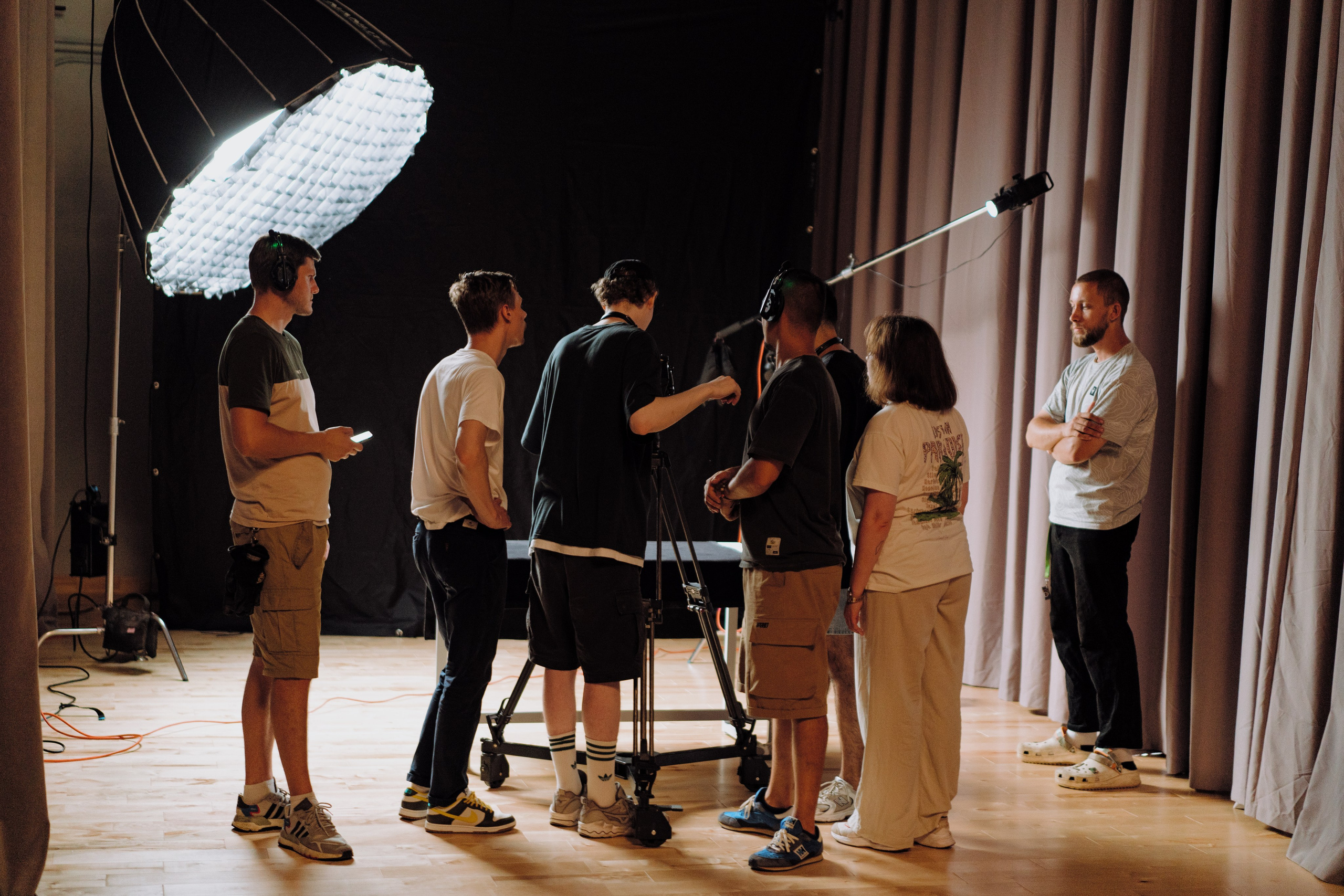 Женя Медведева / Уроки истории. Творческий и репортажный фотограф в Москве Клим Долгов