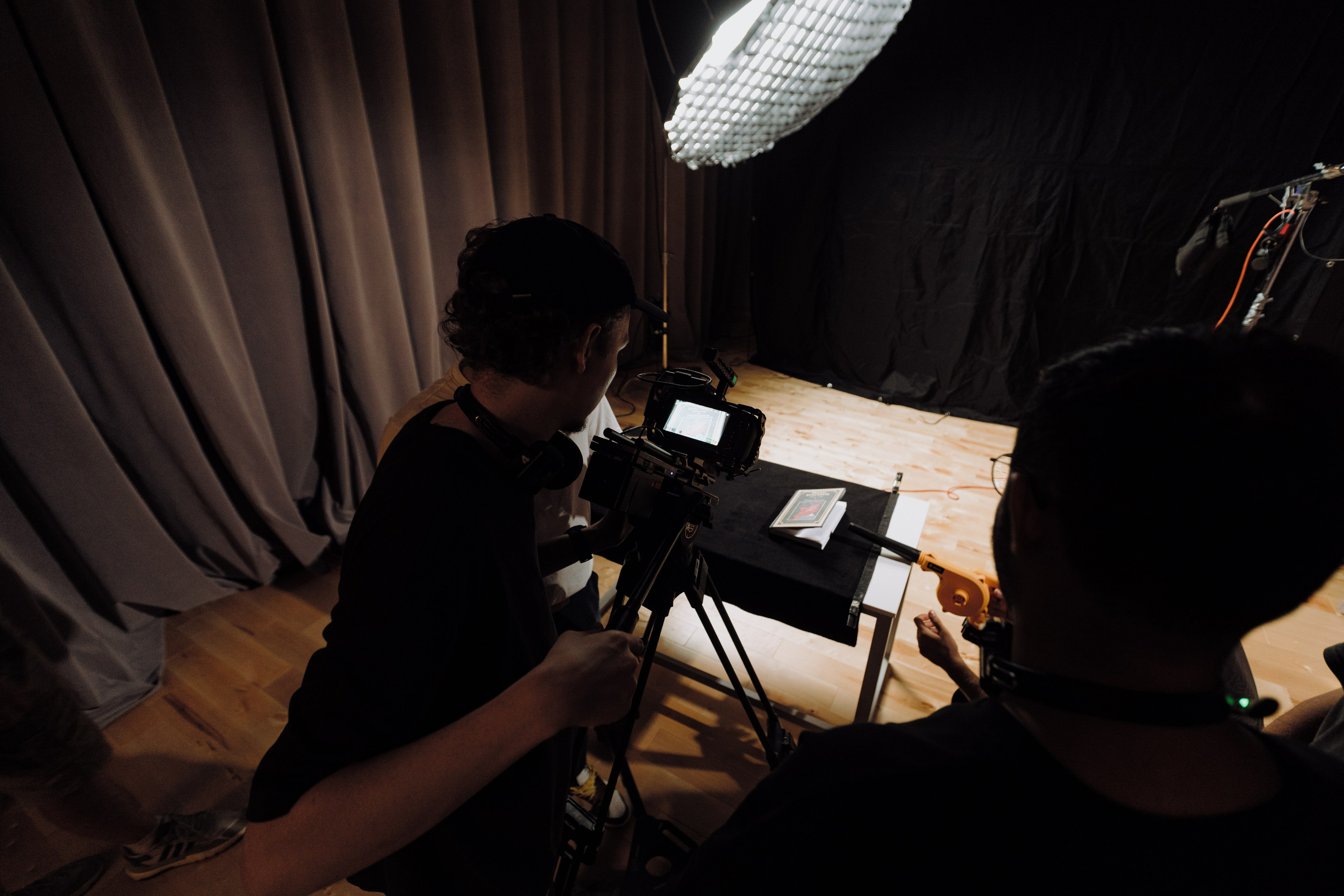 Женя Медведева / Уроки истории. Творческий и репортажный фотограф в Москве Клим Долгов