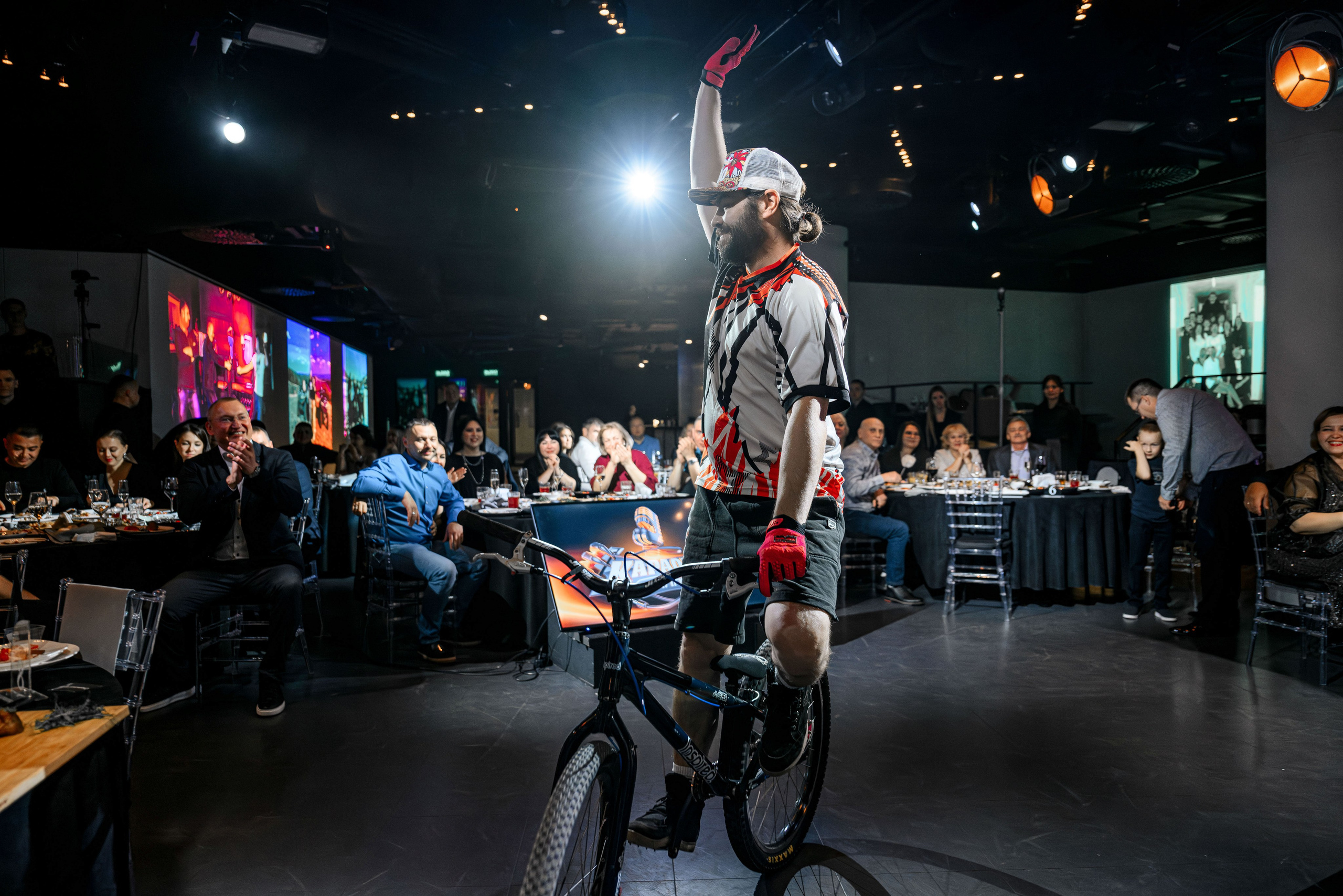 Happy Birthday. Максим Комаров — Профессиональный фотограф