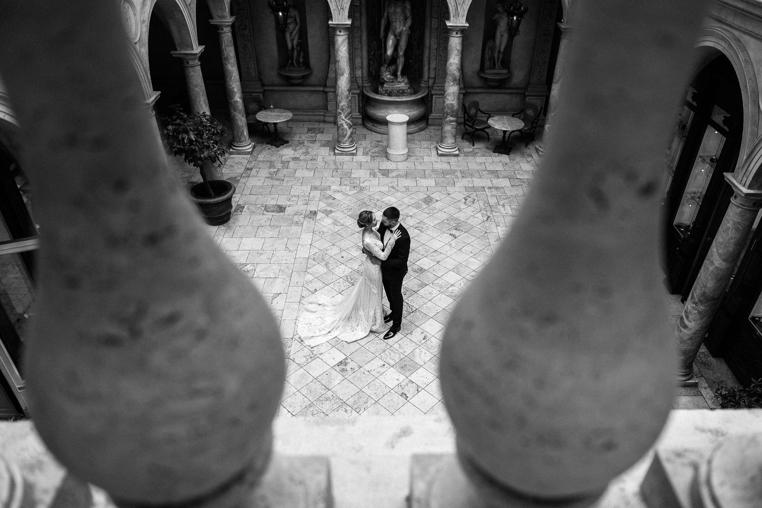 Центральное фойе ресторана Турандот