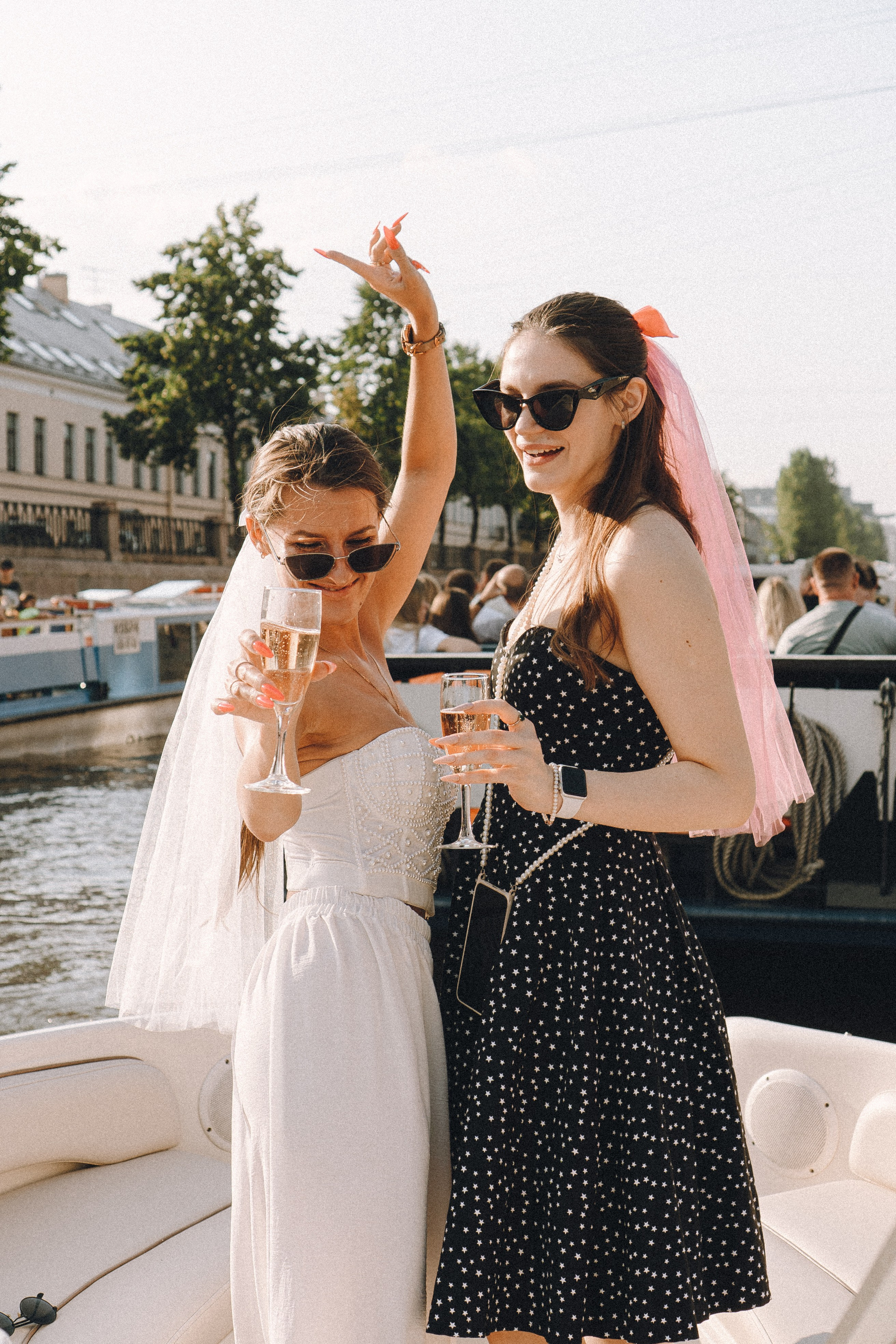 ДЕВИЧНИК НА КАТЕРЕ. Профессиональный фотограф, Санкт-Петербург — Виктория Богомолова