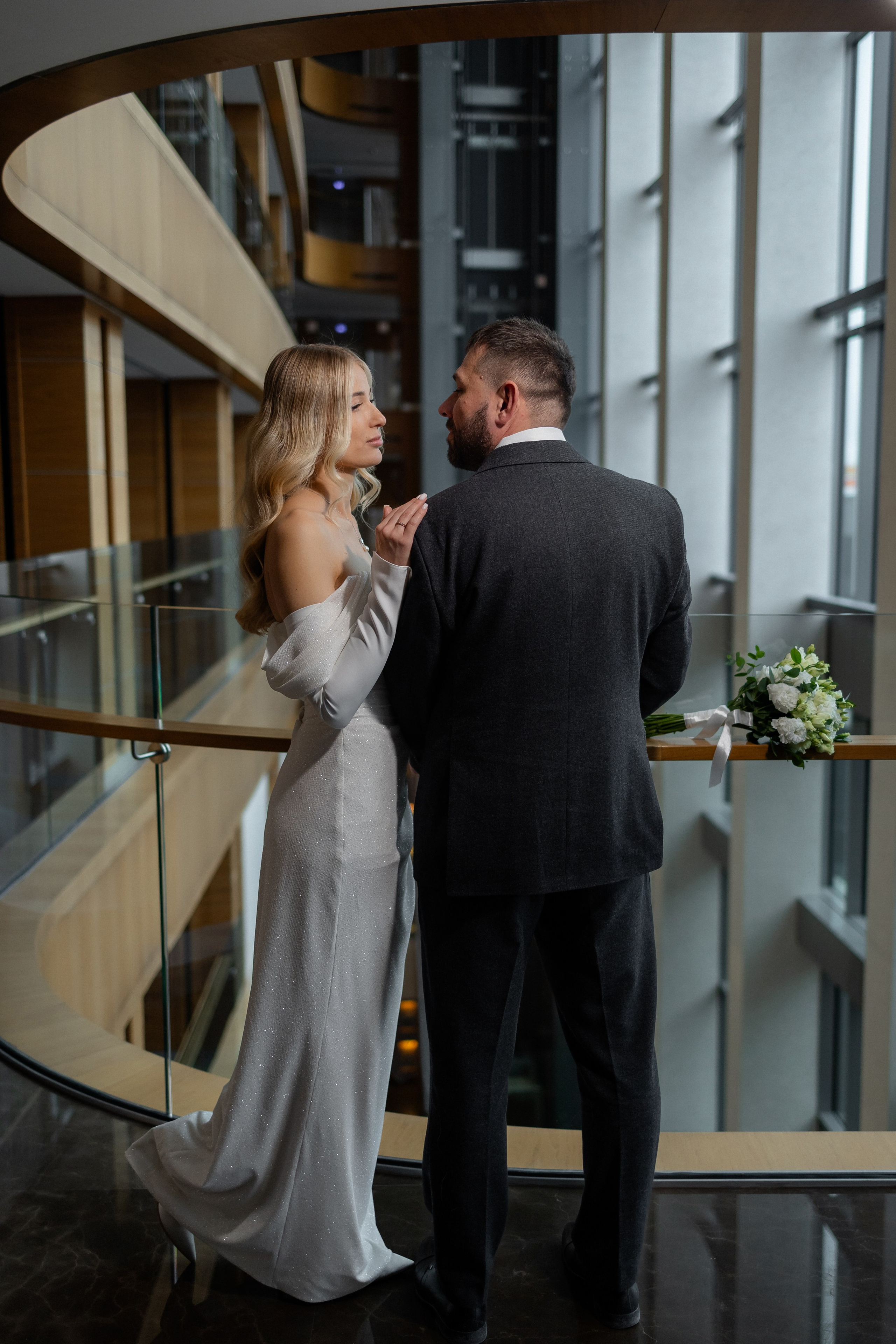 Свадебная фотосессия в отеле Марриот в Минске (Minsk Marriott Hotel). Свадебный фотограф в Минске/Беларуси Сергей Спиридонов