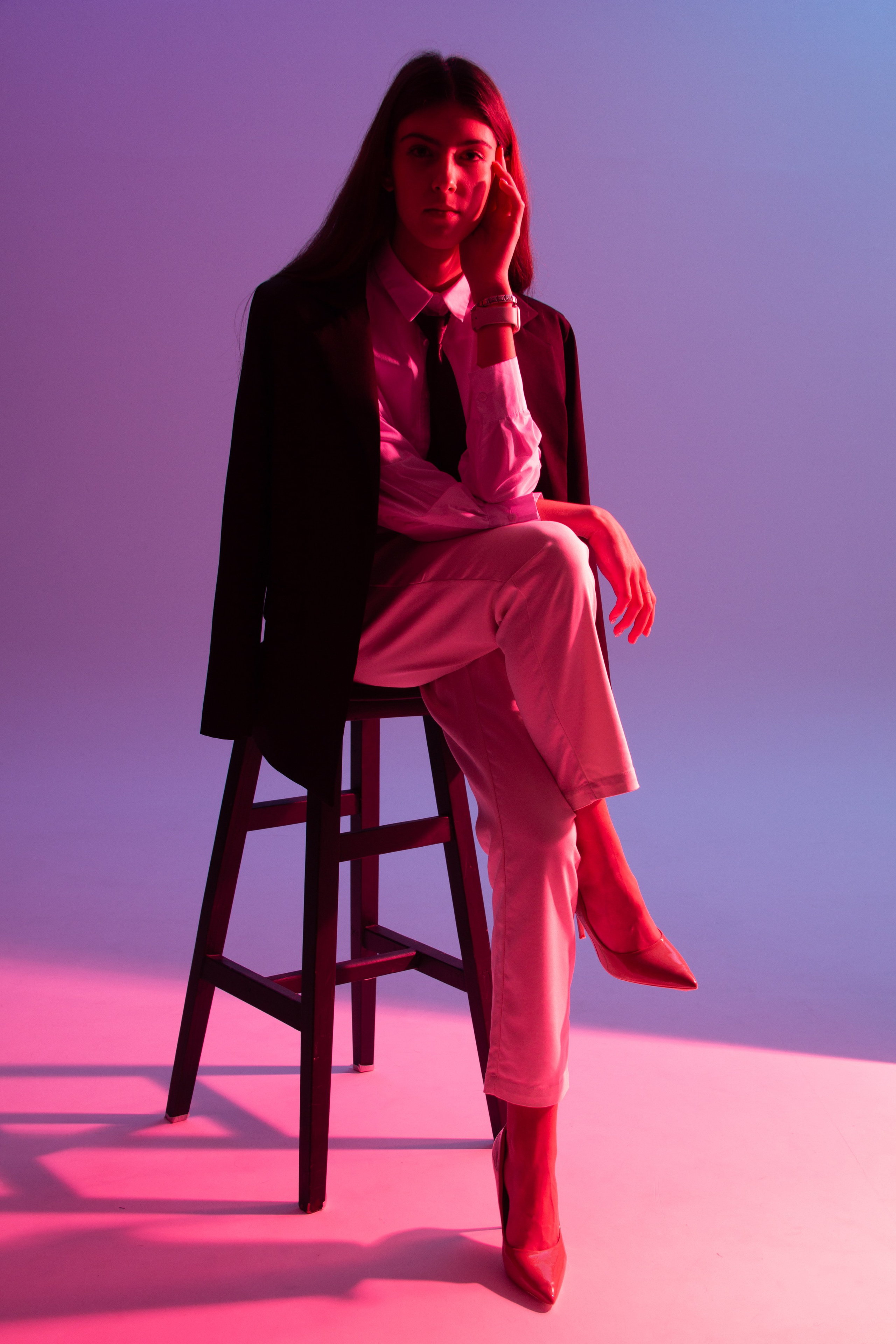 Женский портрет со светом. Главная