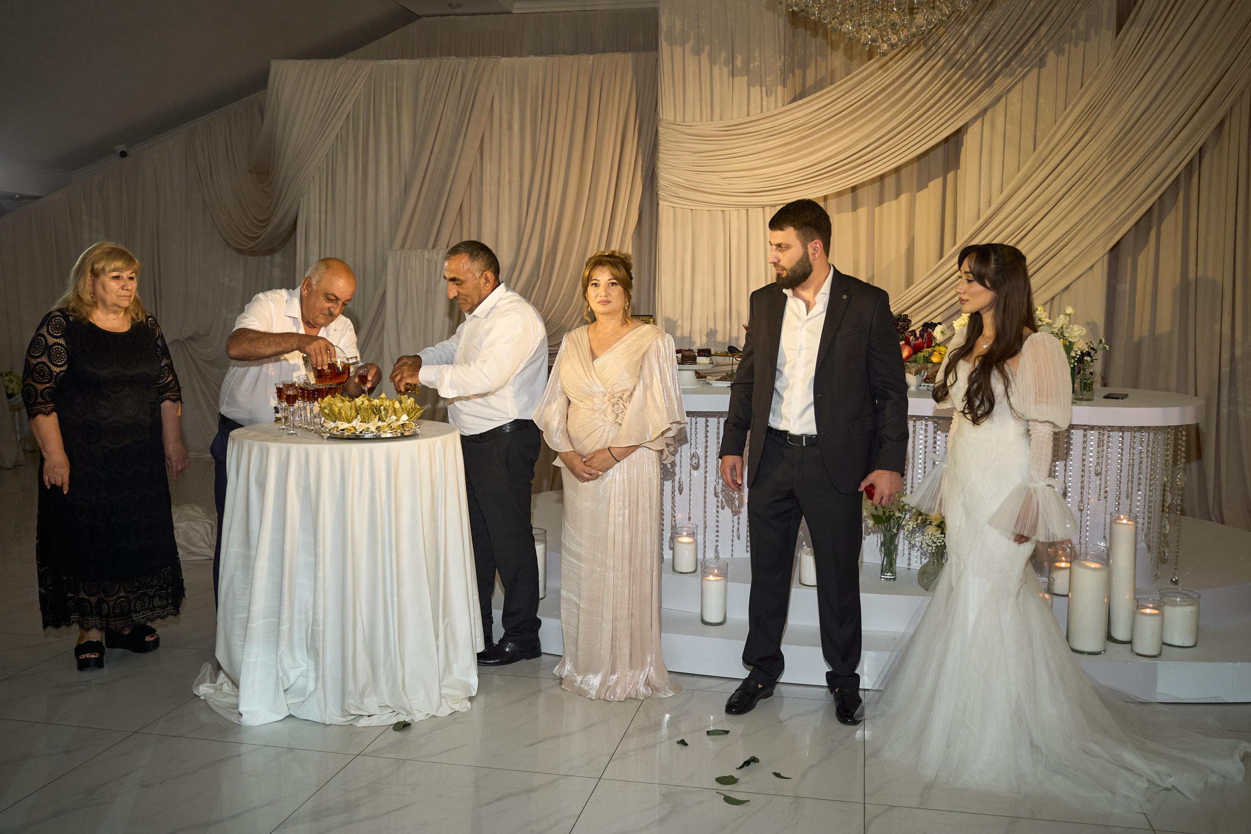 Сватовство в Краснодаре от лучших фотографов и операторов TWINS STUDIO. ТВИНС СТУДИО — лучшие свадебные фотографы и видеографы в Краснодаре