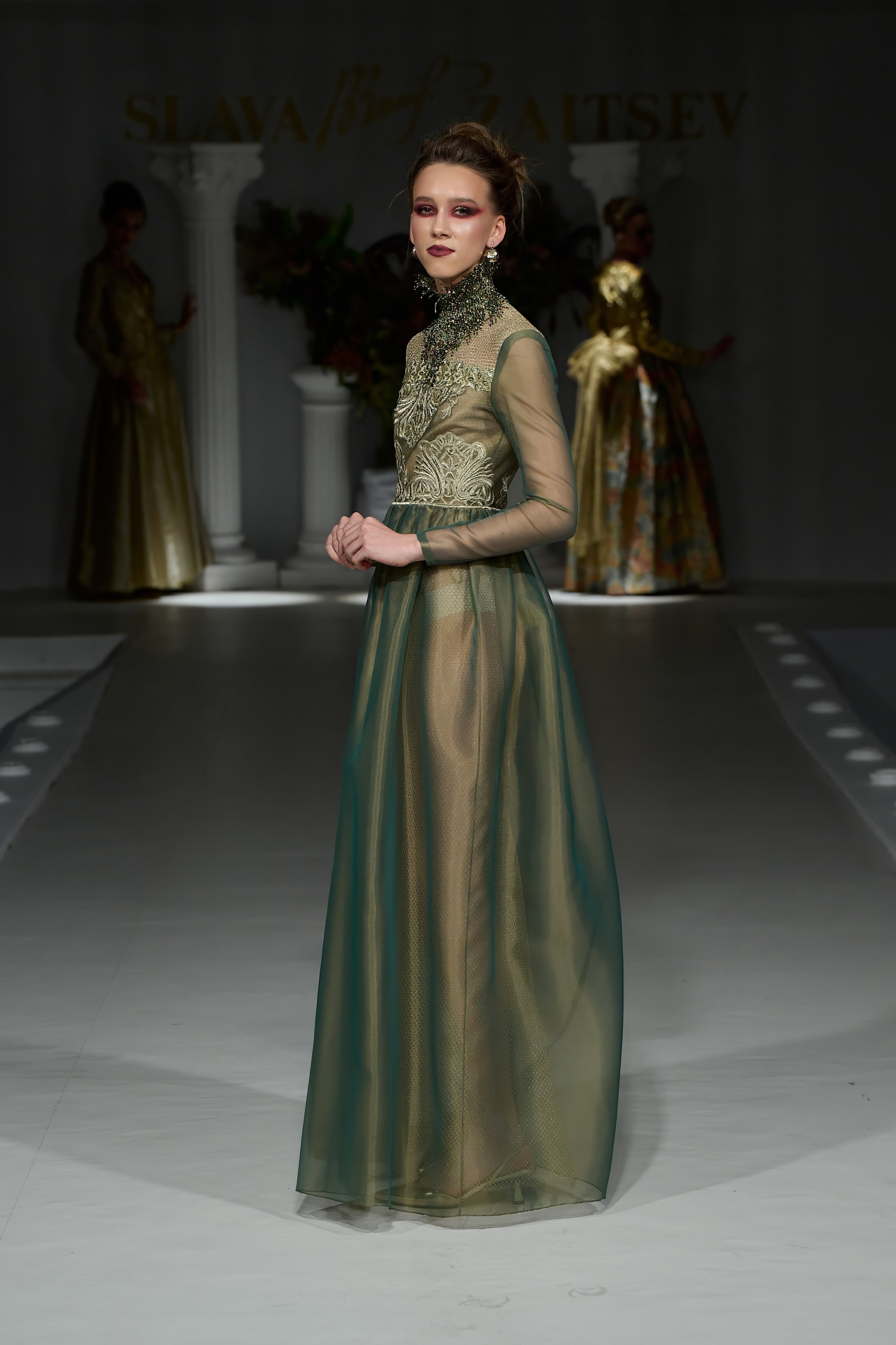 Slava&Yegor Zaitsevs. Показ-спектакль «Воспоминание». 21 июня 2025. Дима Бабушкин. Фотограф. Подиум. Репортаж. Творчество. Дорого