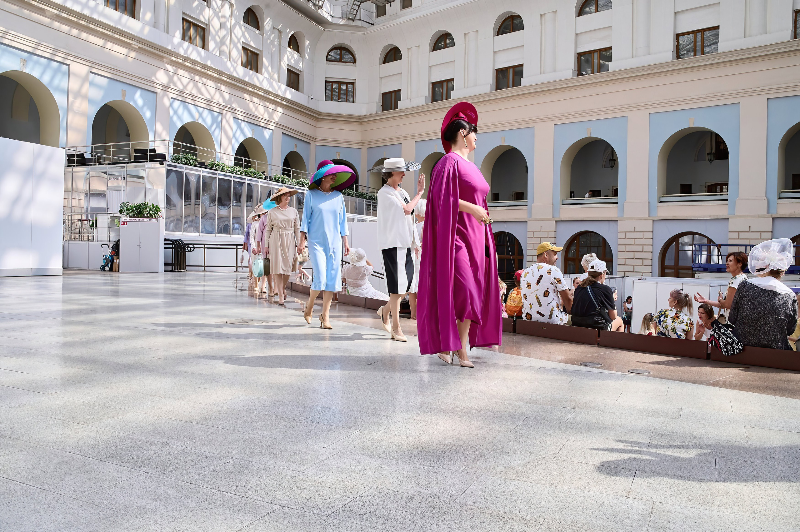 Chapeau. 2022. Дима Бабушкин. Фотограф. Подиум. Репортаж. Творчество. Дорого