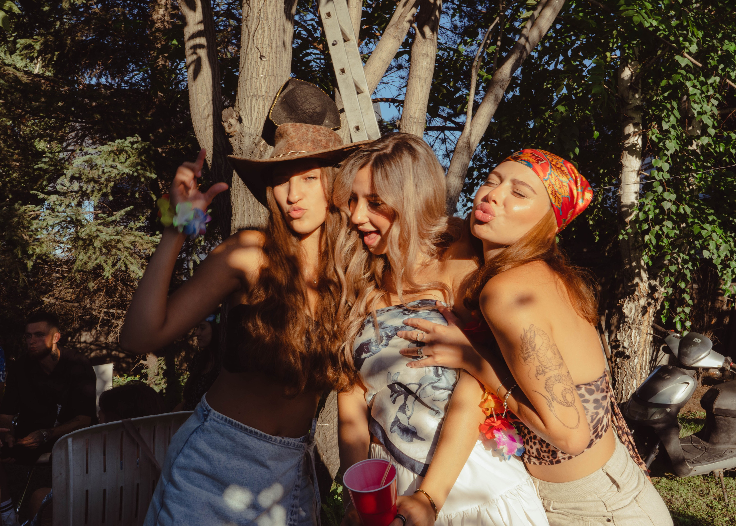 Гавайская вечеринка. Кир Анисин. Режиссер & фотограф