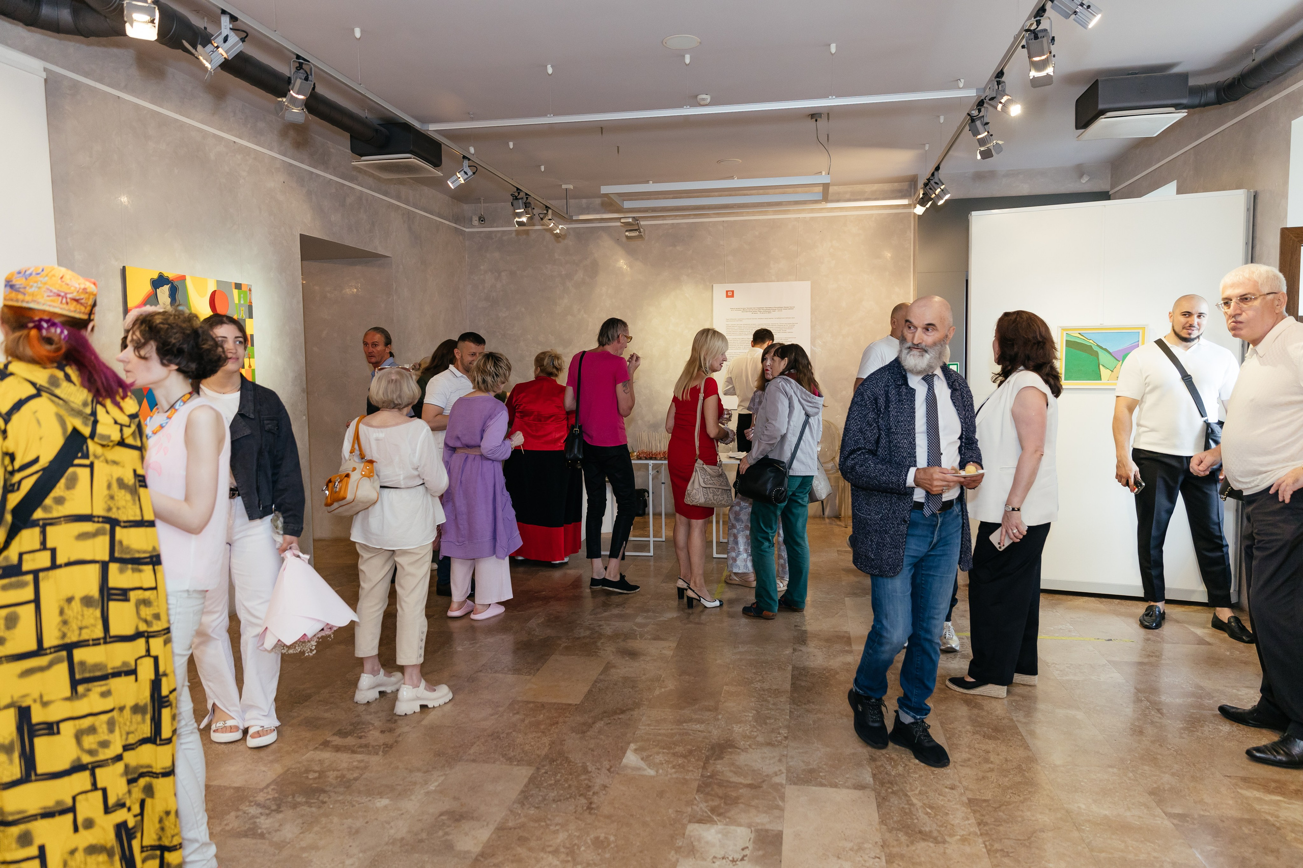 Выставка Лиры Алборовой «Цвет — это я». Свадебный и репортажный фотограф в Санкт-Петербурге Николай Голованов