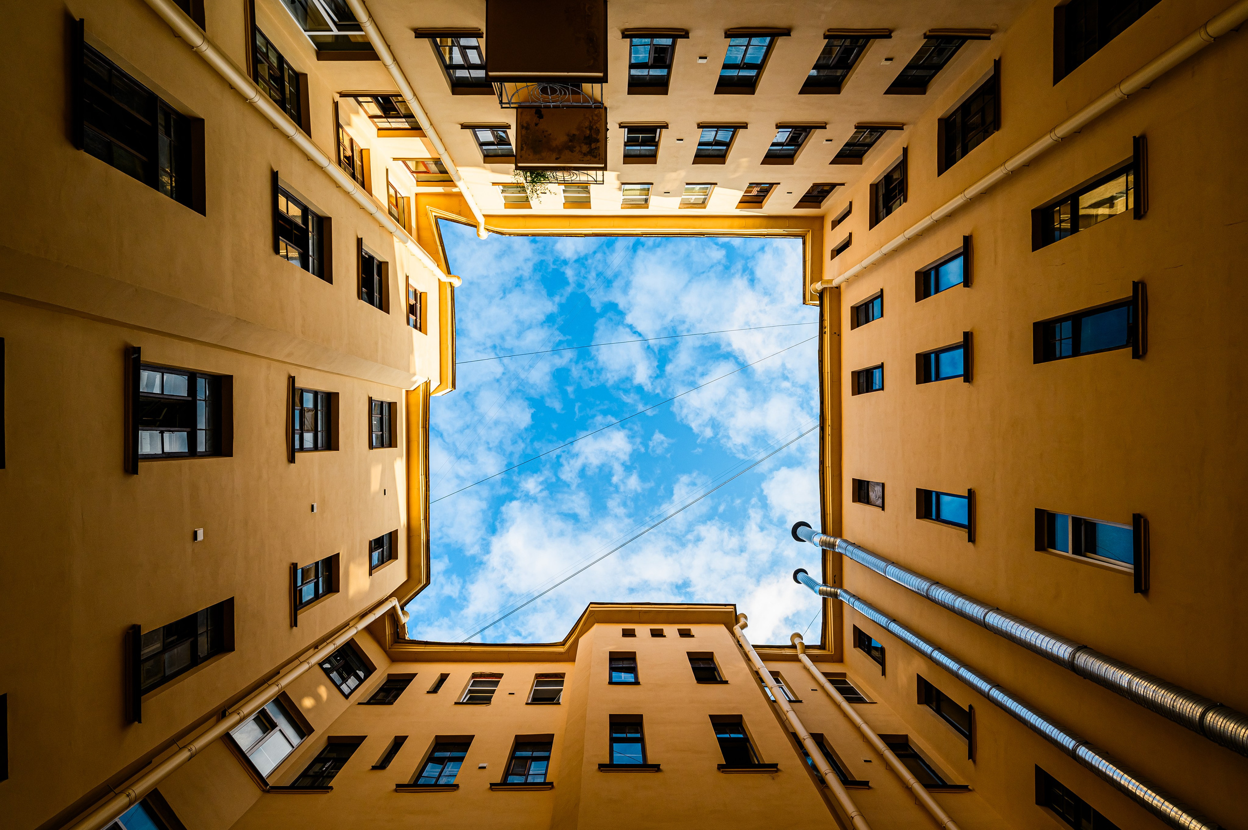 10-я линия В.О., 25