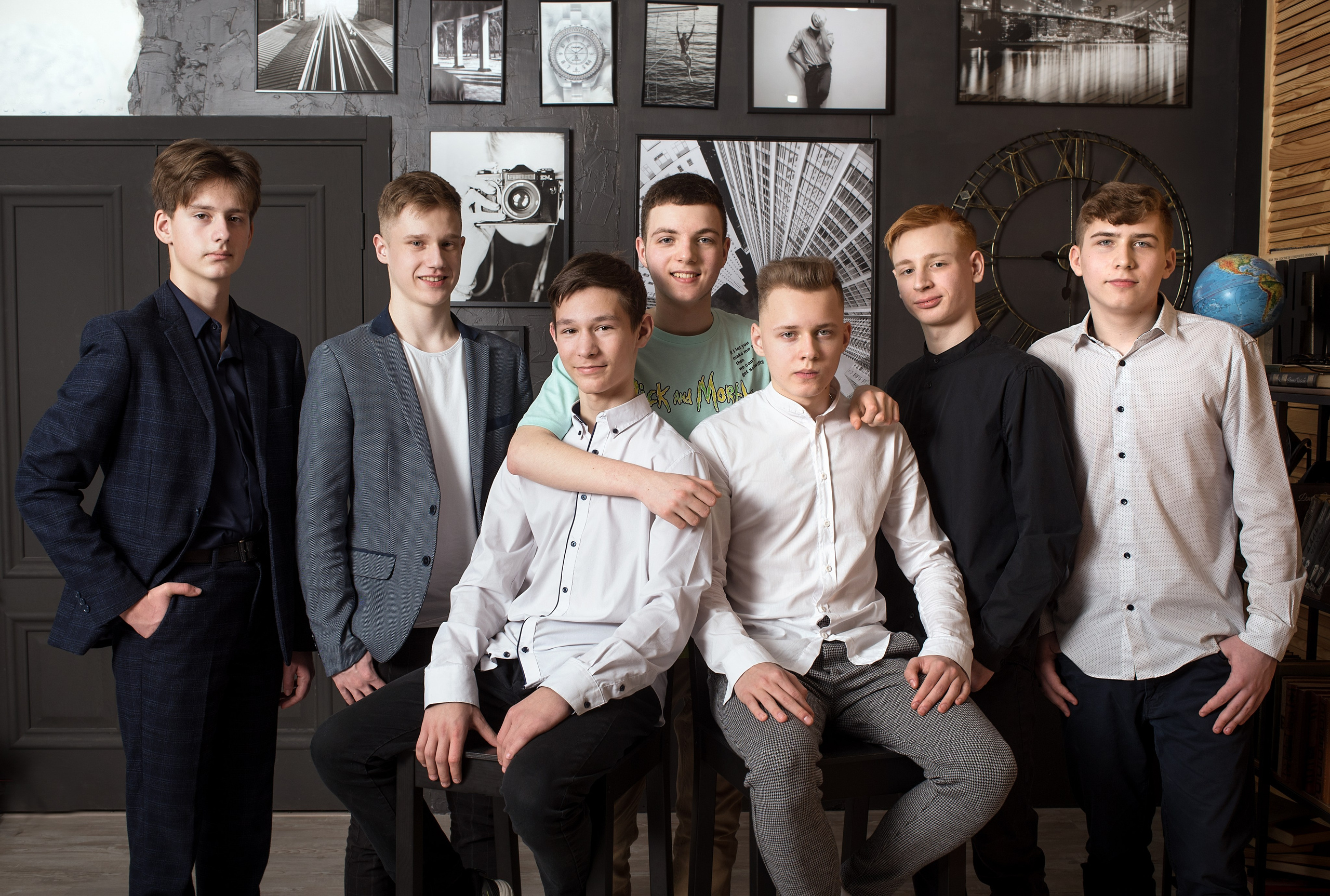 Пример съемки старшеклассников для альбома с наполнение «премиум» стиль съемки классический. Выпускные альбомы для школ и детских садов в Иваново