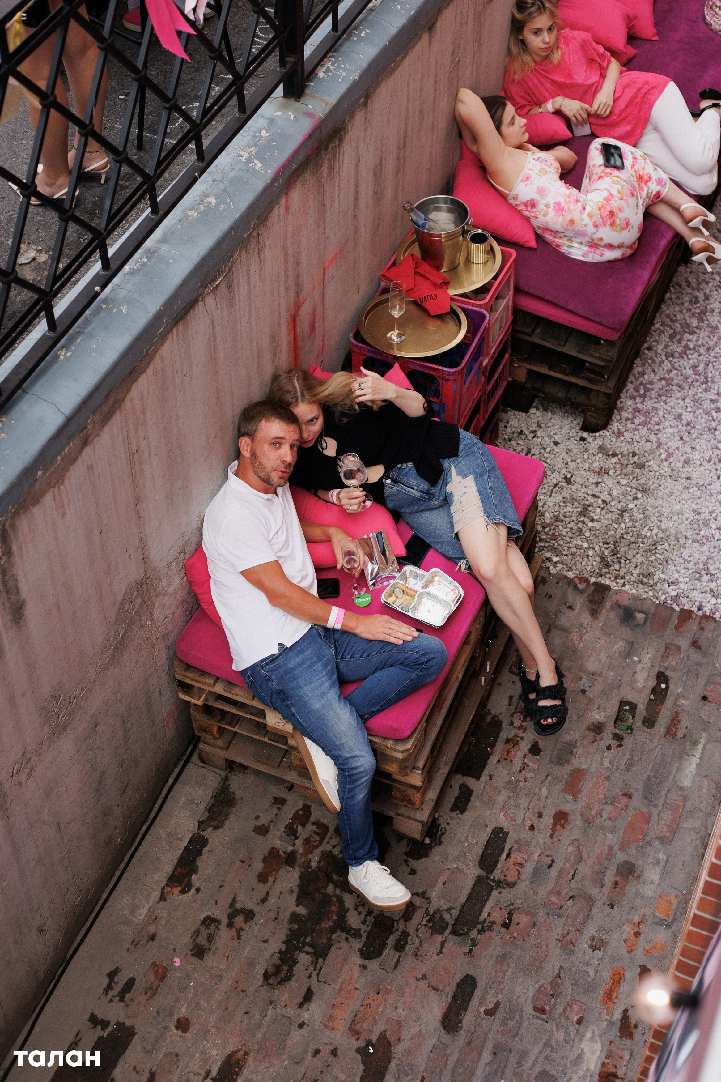 ВИНОТЕКА [бар+магаз] — BIRTHDAY PARTY. СВОИ. ФОТООТЧЕТЫ-СОБЫТИЯ-МЕСТА