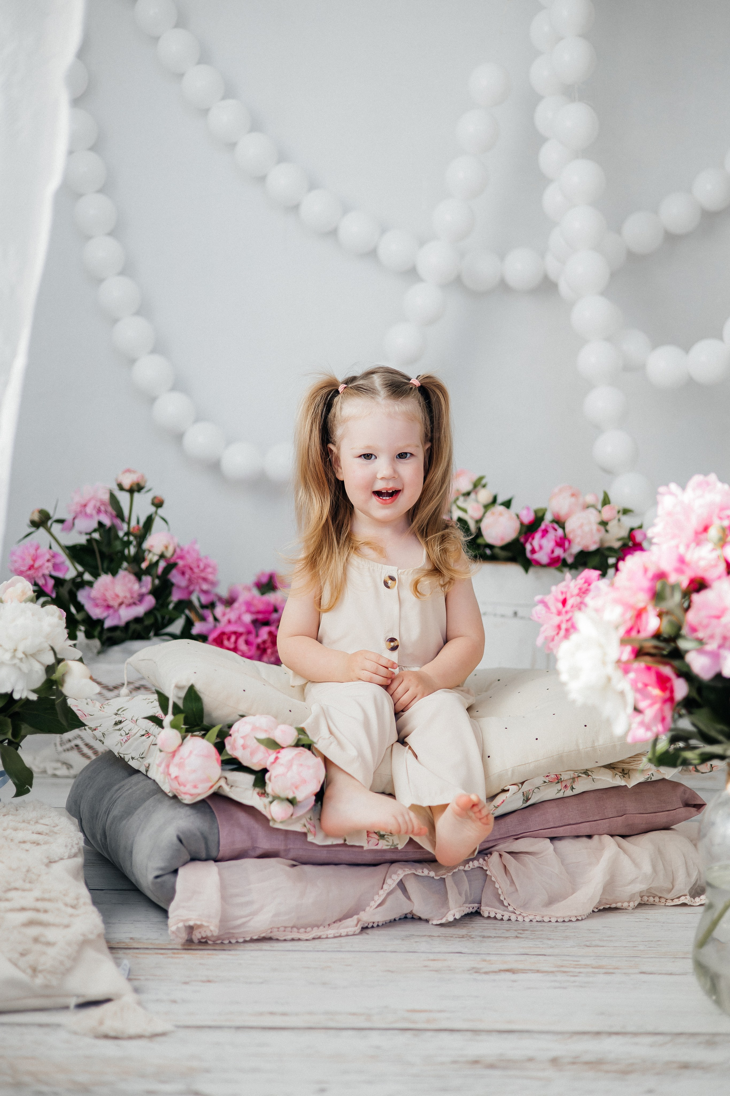 С пионами (сезонная). Фотограф новорождённых Екатерина Боброва. Ульяновск