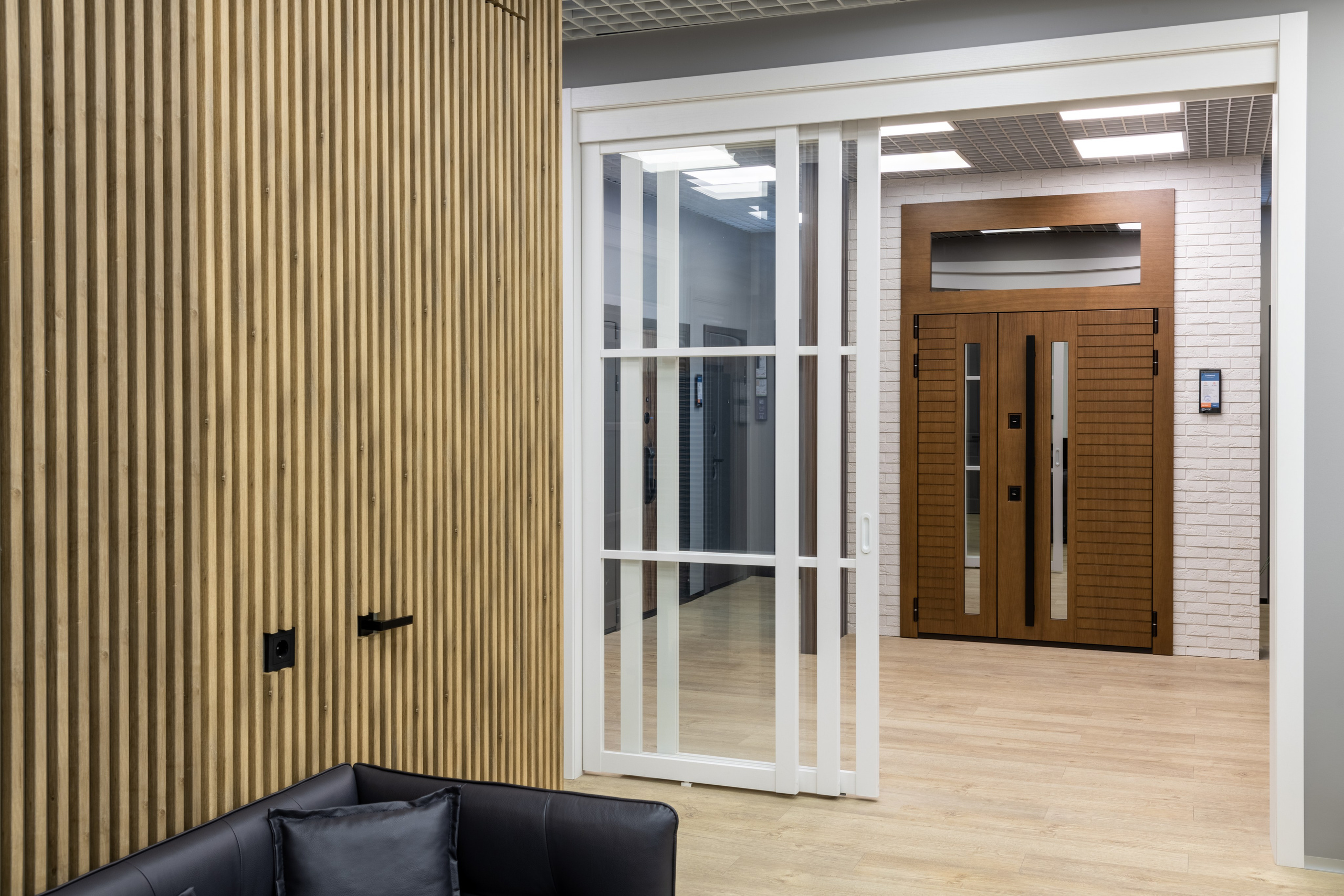 Фотосъёмка сети магазинов дверей — кейс | Роман Свободный. Роман Свободный — интерьерная и архитектурная съёмка, Москва и МО