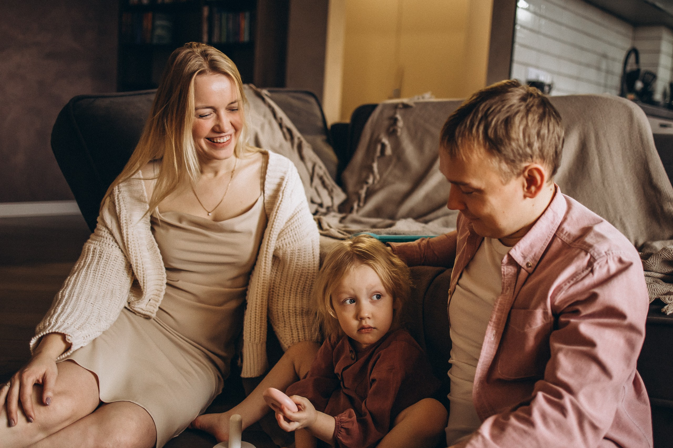 Домашняя семейная фотосессия с собакой в Ижевске