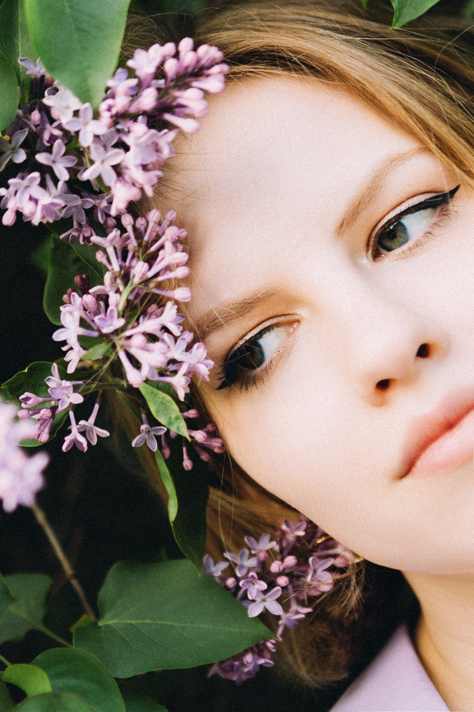 Фотосессия для пары в сиреневом саду. Фотограф Калагина Светлана