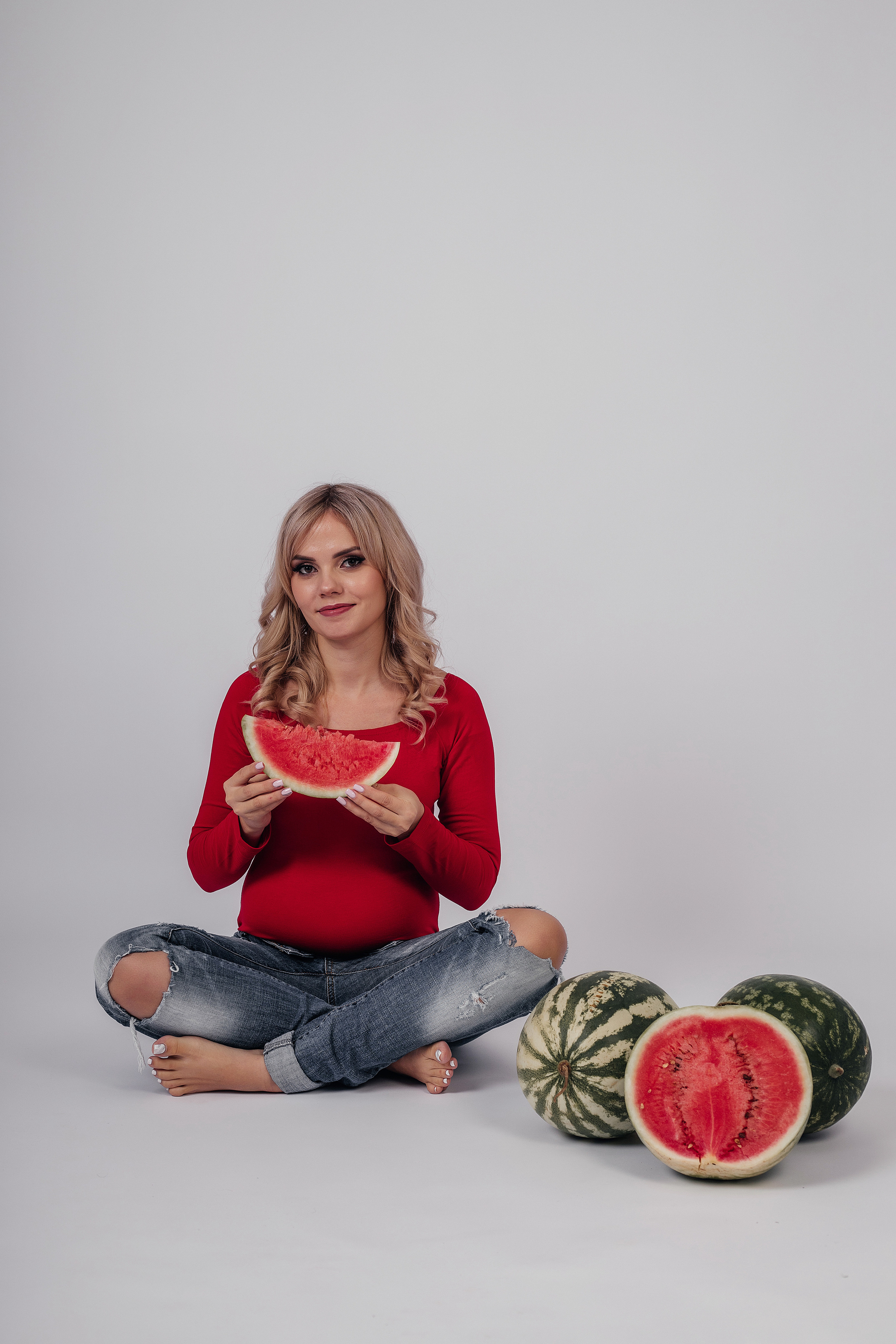 На фонах (минимализм). Свадебный/семейный фотограф Майкоп Галина Кизилова