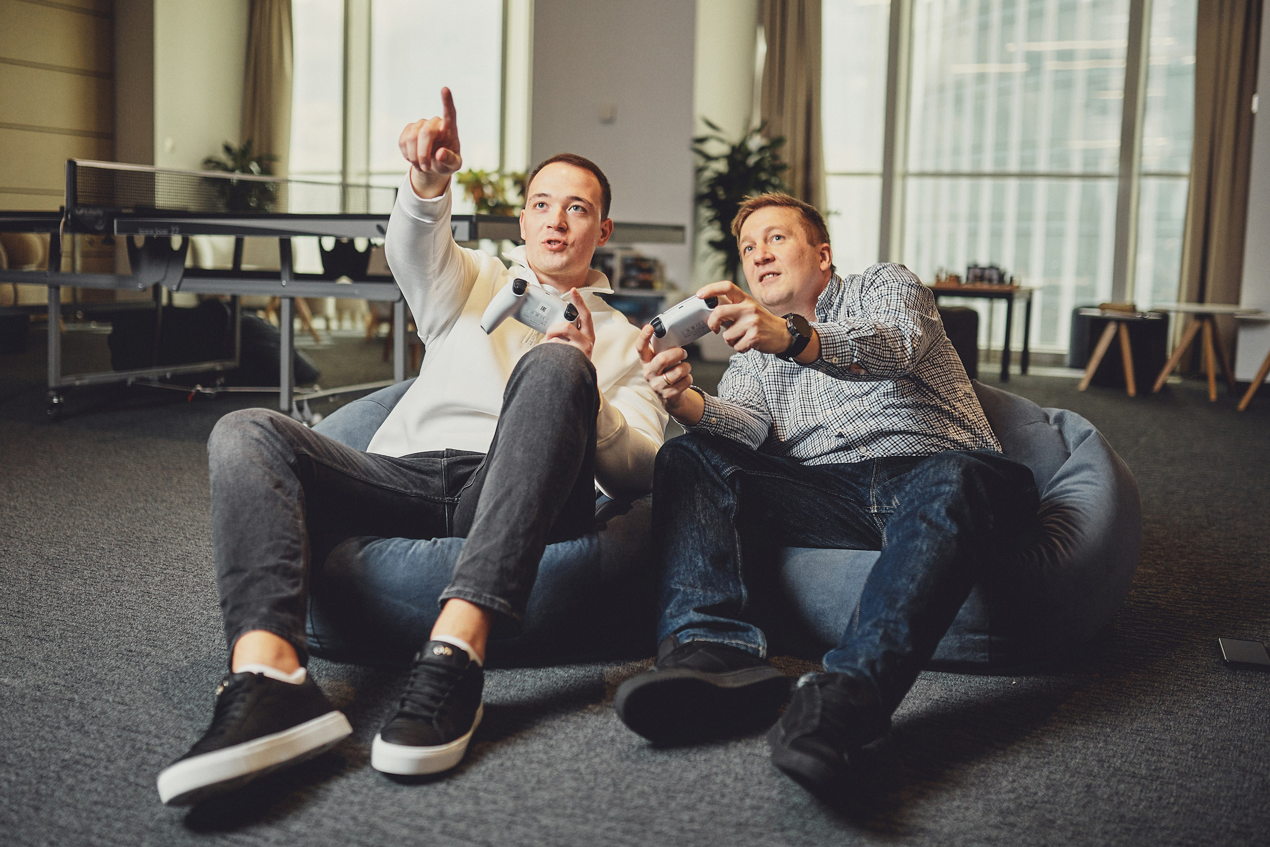 Съёмка в офисе Japan Tobacco International