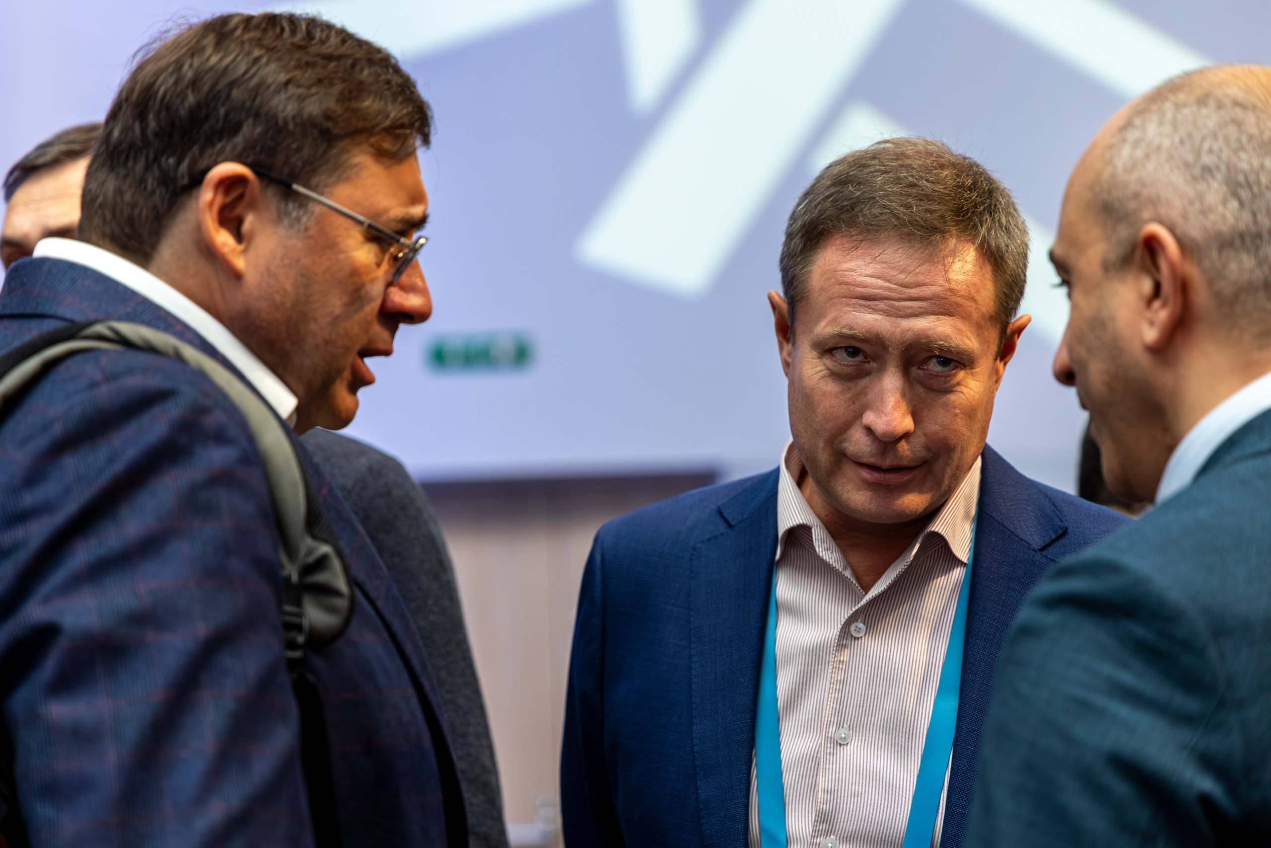 Деловые переговоры на облигационном конгрессе: обсуждение условий сделки