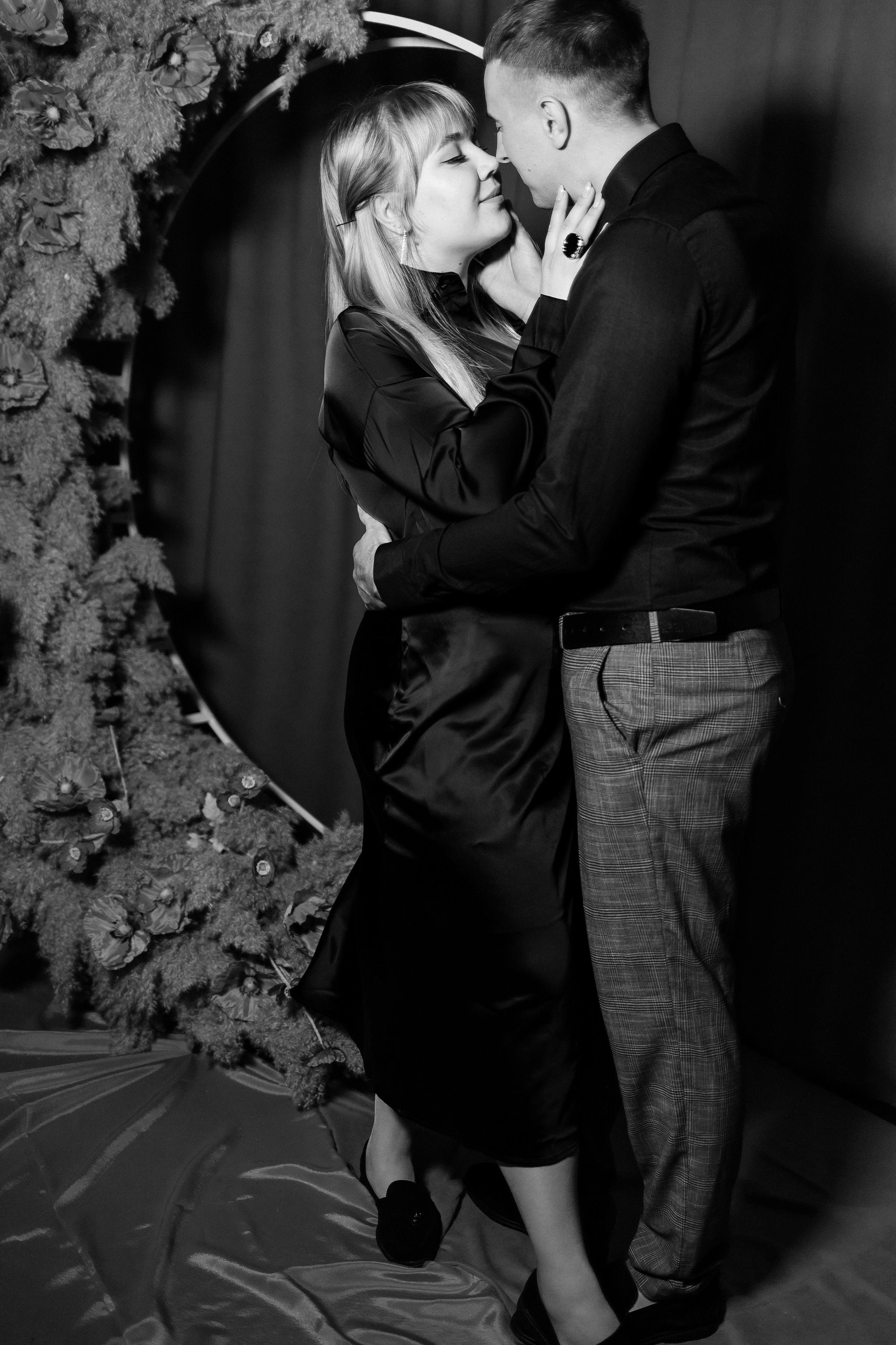 Love story в фотостудии. Свадебный фотограф Кропоткин Краснодар