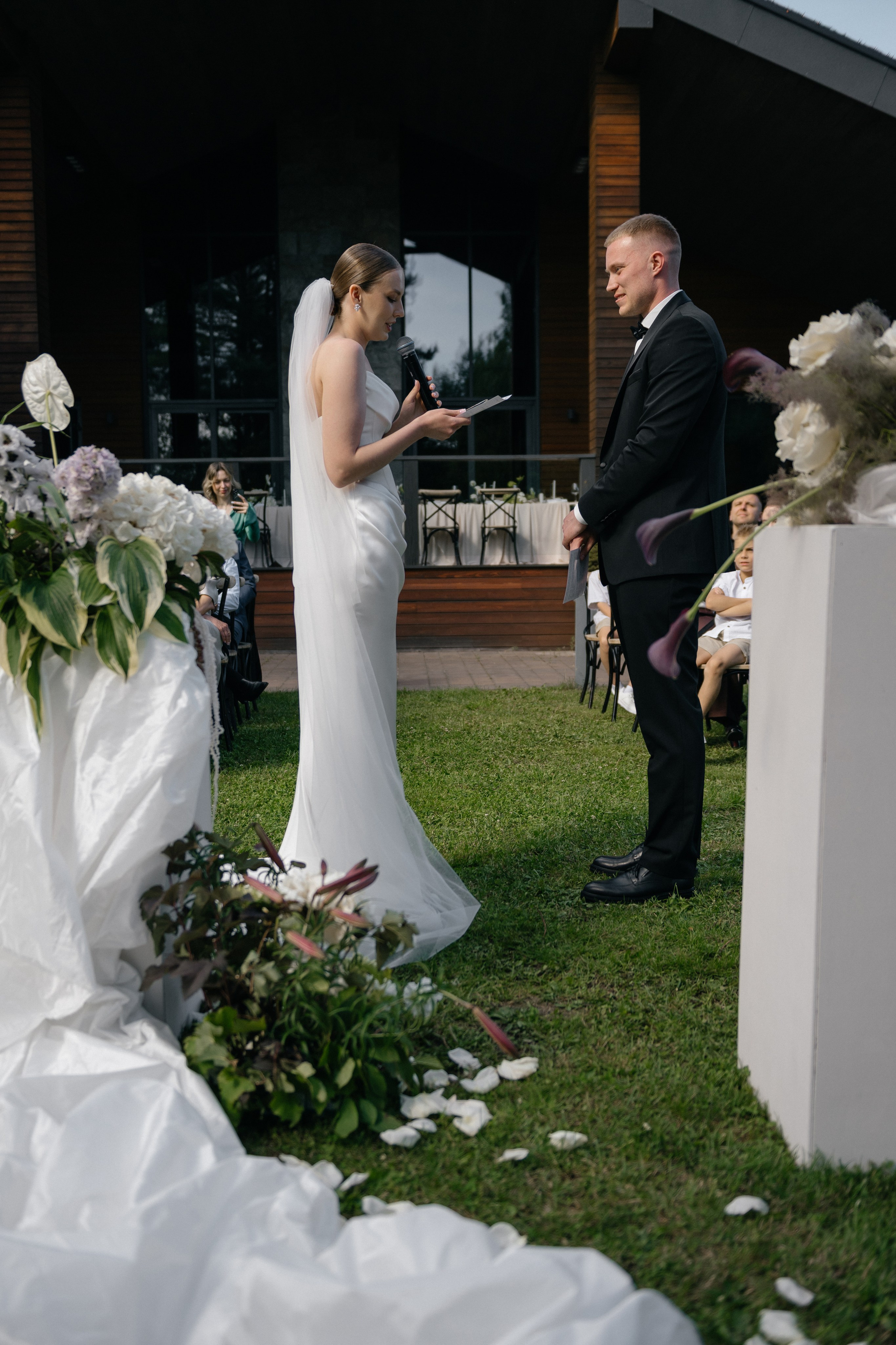 Wedding day in DELICE CHALET. Wedding PHOTOGRAPHER Andrew Vnukov