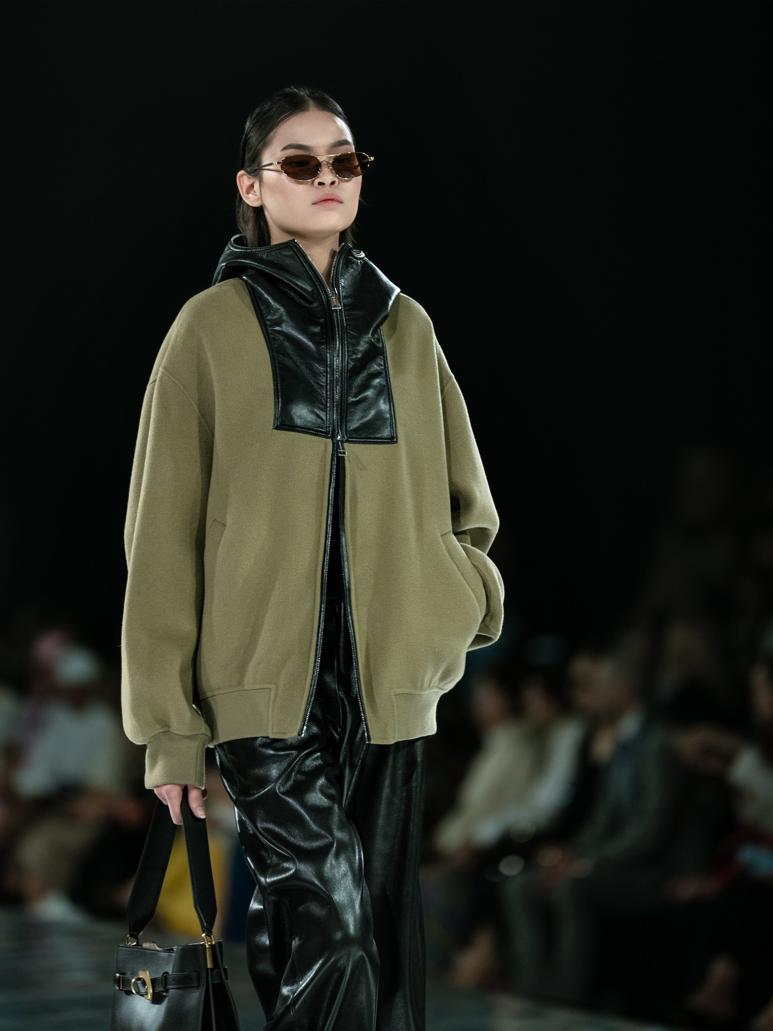 Visa Fashion Week Nanushka. Сайт Алматинского НЮ АРТ, будуар и фэшн фотографа Дениса Карпенко