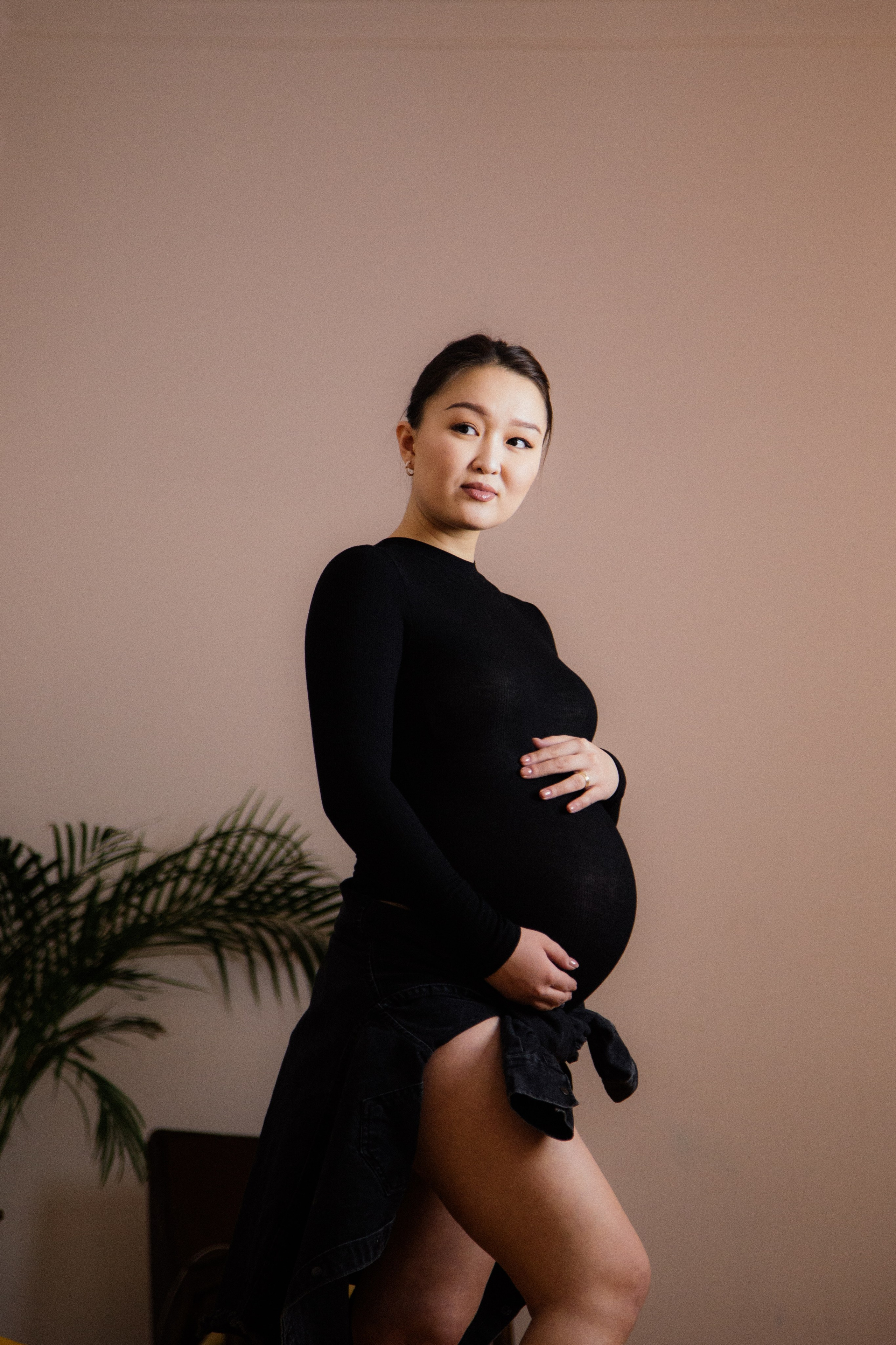 GAUKHAR baby bump photoshoot. Рекламный и портретный фотограф в Алматы — Серекпаев Танирхан