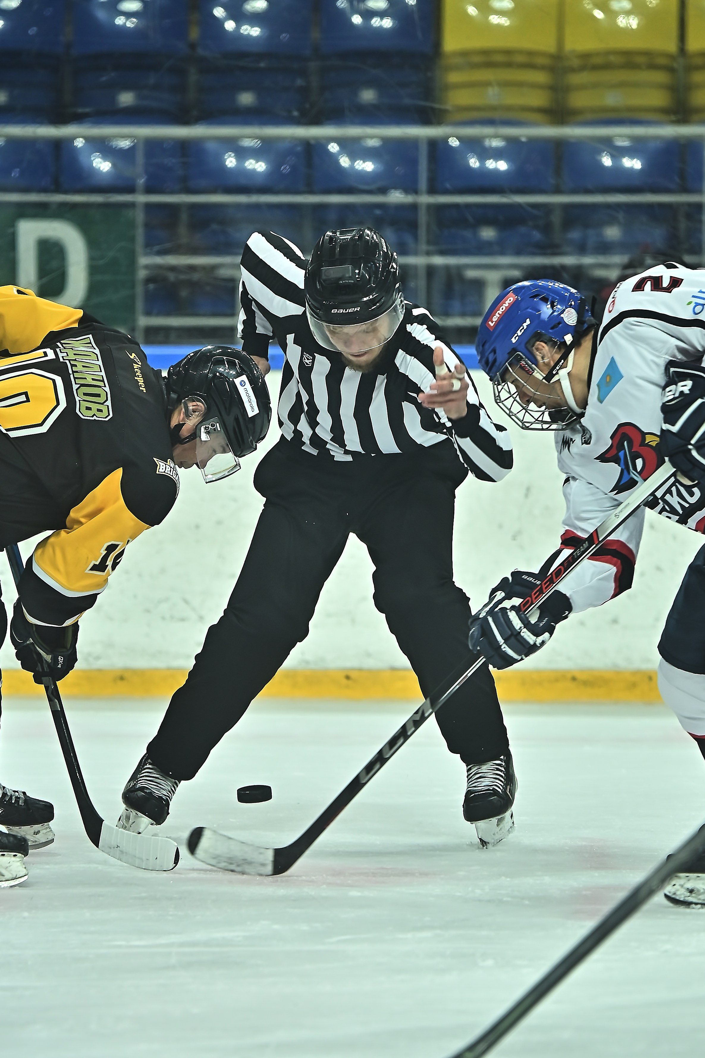 Хоккей Golden Puck 2025-2026. Фотограф в Алматы Егор Поленов
