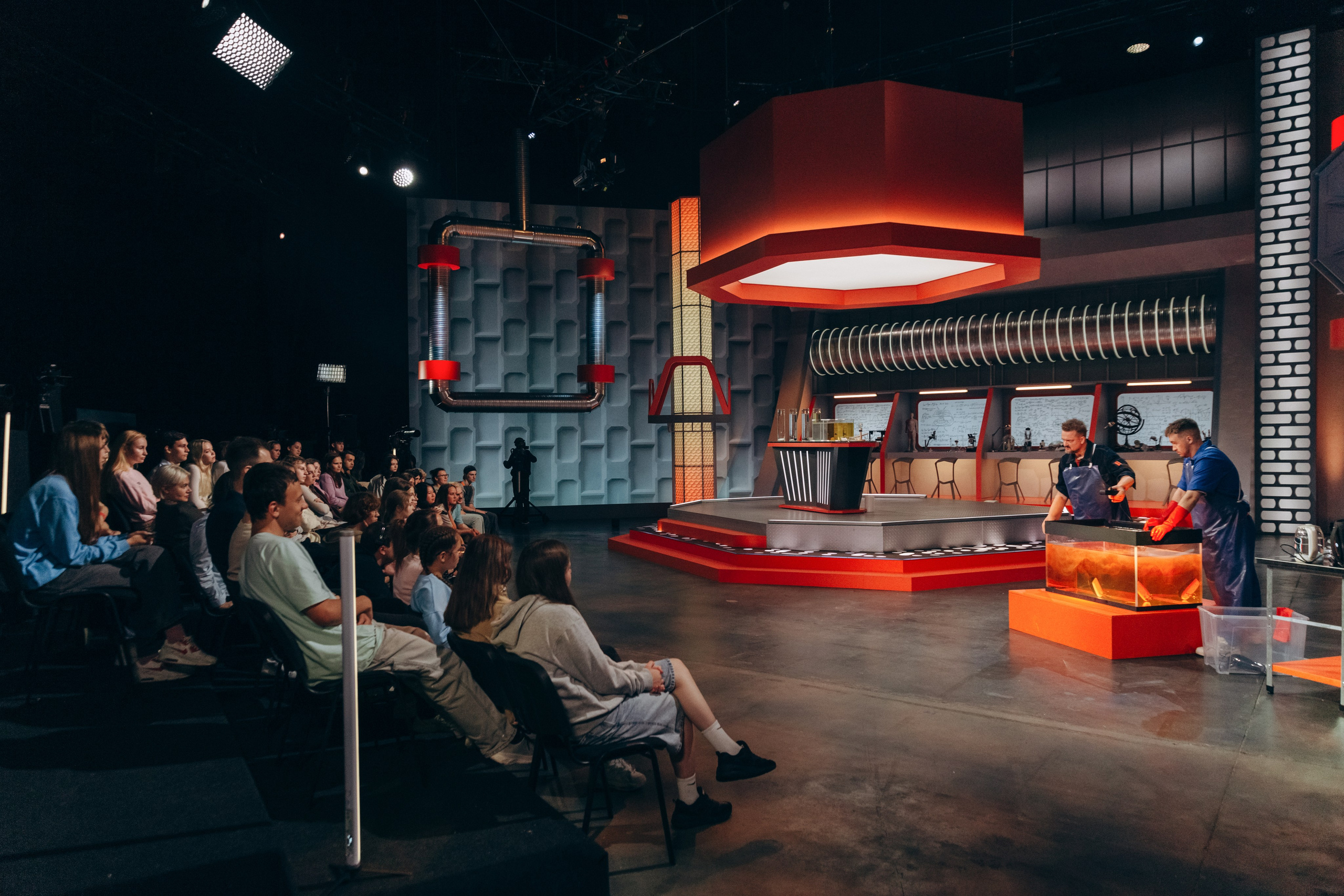 Наука в шоке. Олег Левин — профессиональный концертный и бэкстейдж фотограф в Москве