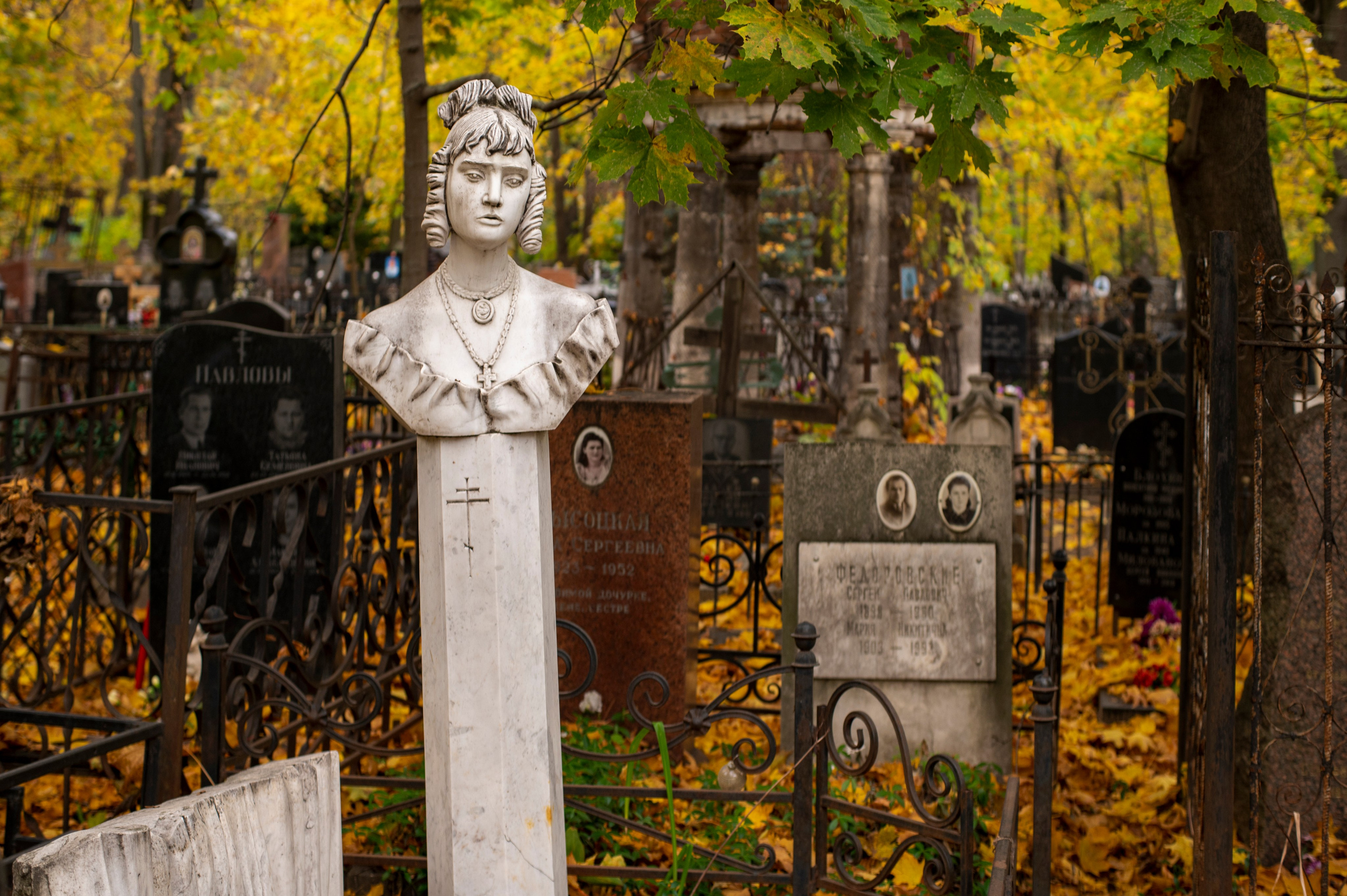 Ваганьковское кладбище. Фотограф Роман Адлер