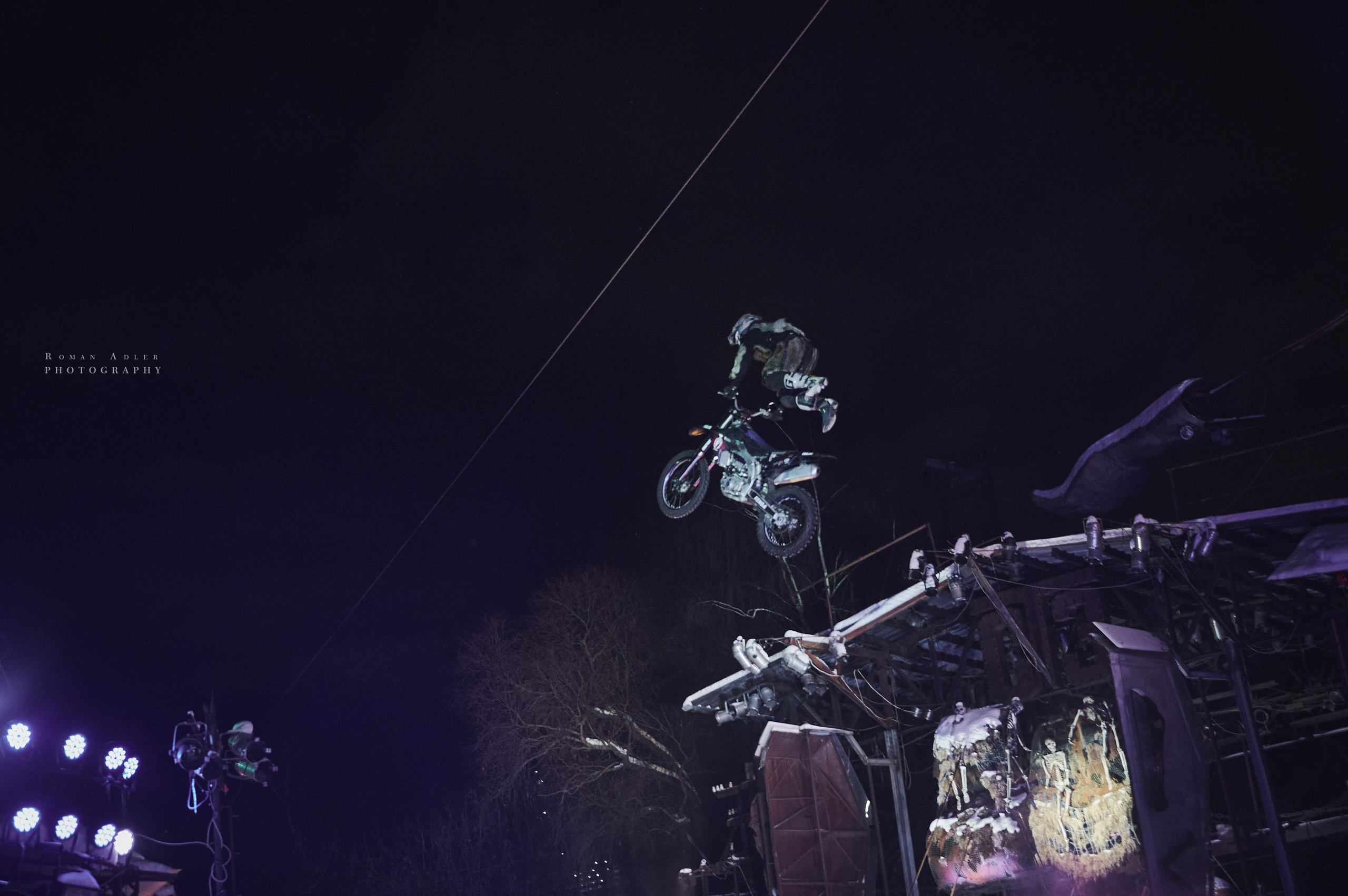 Новогодняя сказка от Ночных волков. Фотограф Роман Адлер