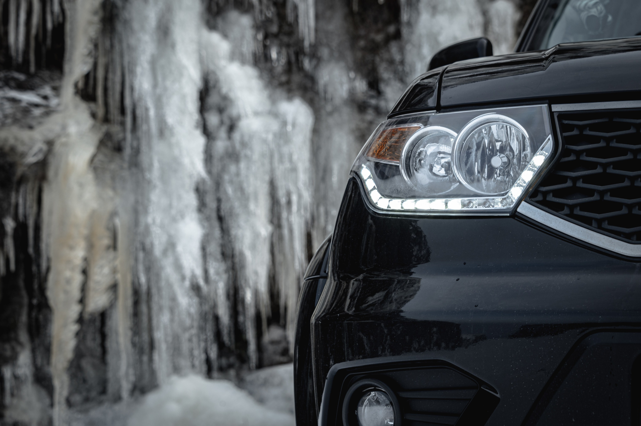 Фотосъемка автомобилей. Профессиональные фотосессии автомобилей. Фотографии автомобилей. Фотограф Роман Адлер. Фотографии УАЗ Патриот. Серия Русский Север 2023 Фото УАЗ Патриот.