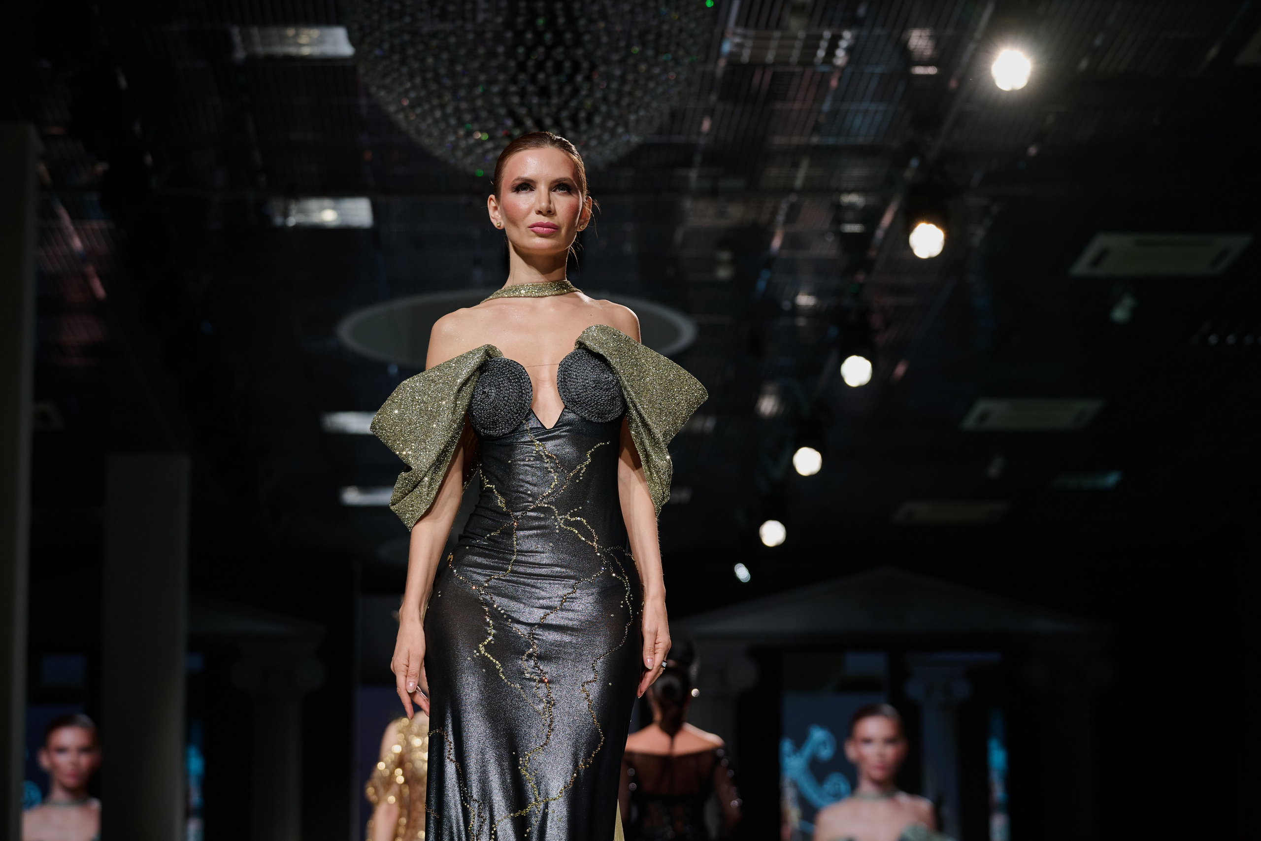ESTET FASHION WEEK ВЕСНА — 2025. Фотограф Роман Адлер