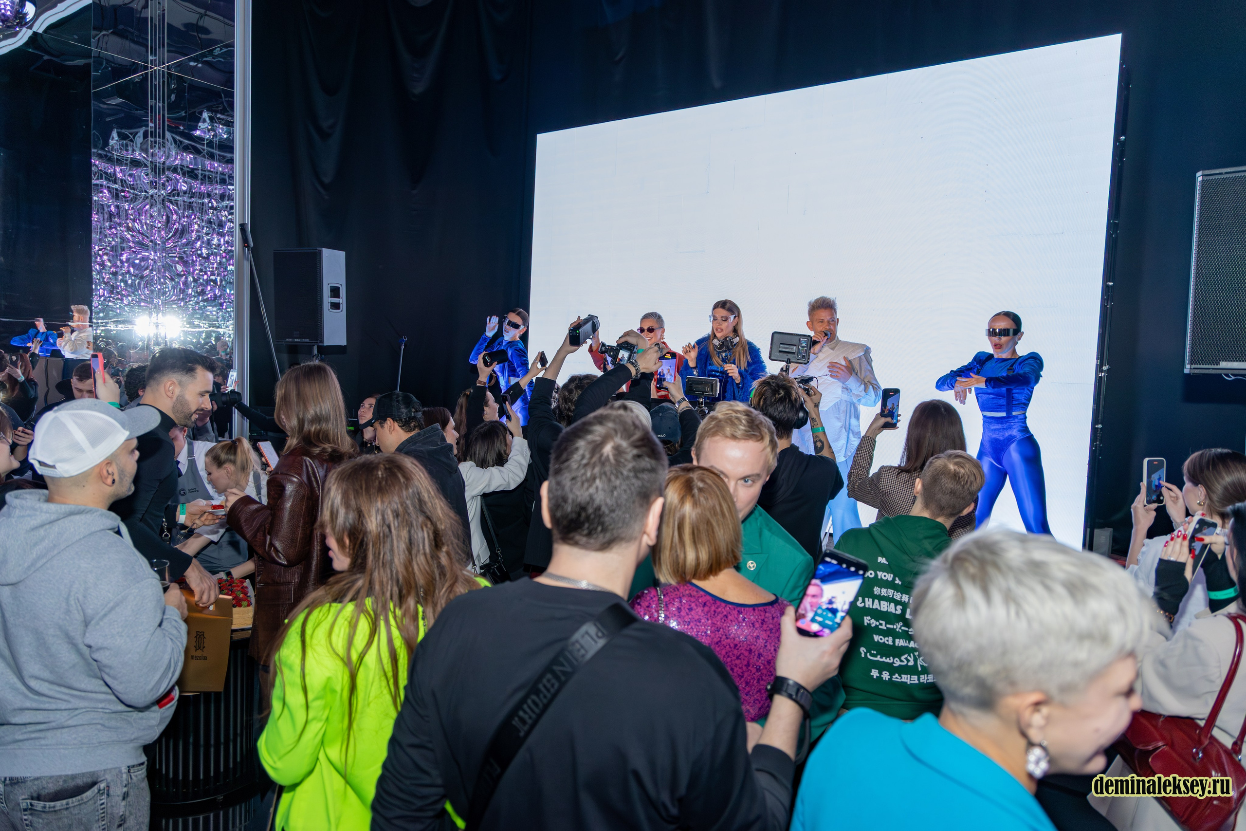 Презентация тура Мити Фомина — Артист. Репортажный, семейный и студийный фотограф в Москве Демин Алексей