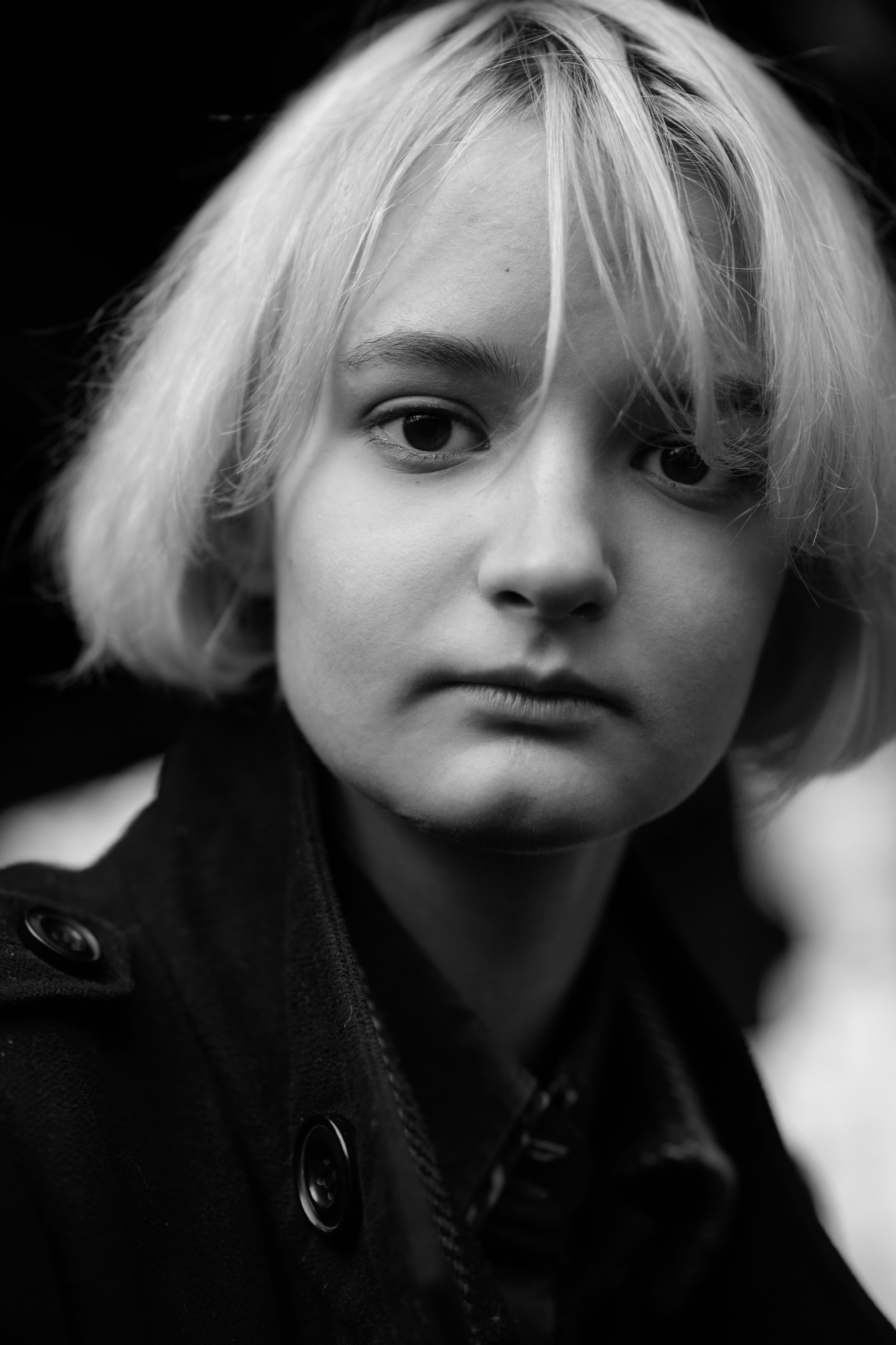 Фотосессия девочки подростка в осеннем саду. Главная