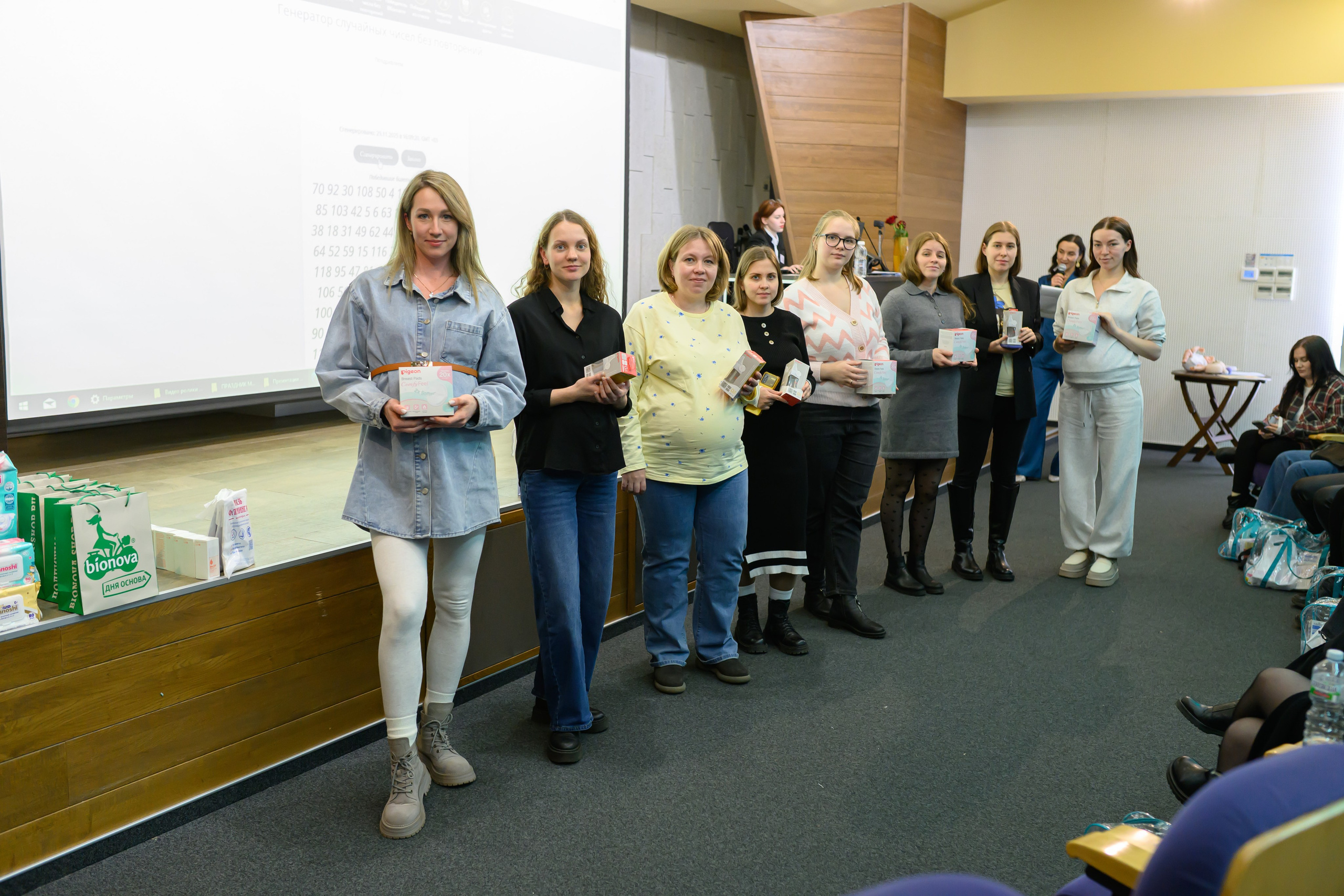 Праздник материнства ноябрь 2025. Профессиональный фотограф Елена Красилина г.Ярославль, г. Рыбинск