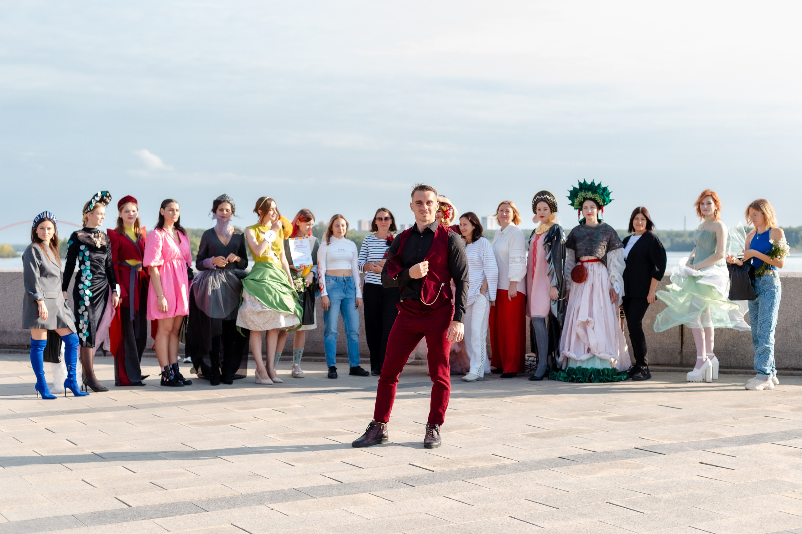 Модельный показ на набережной. Портретный и репортажный фотограф. Мыльников Илья