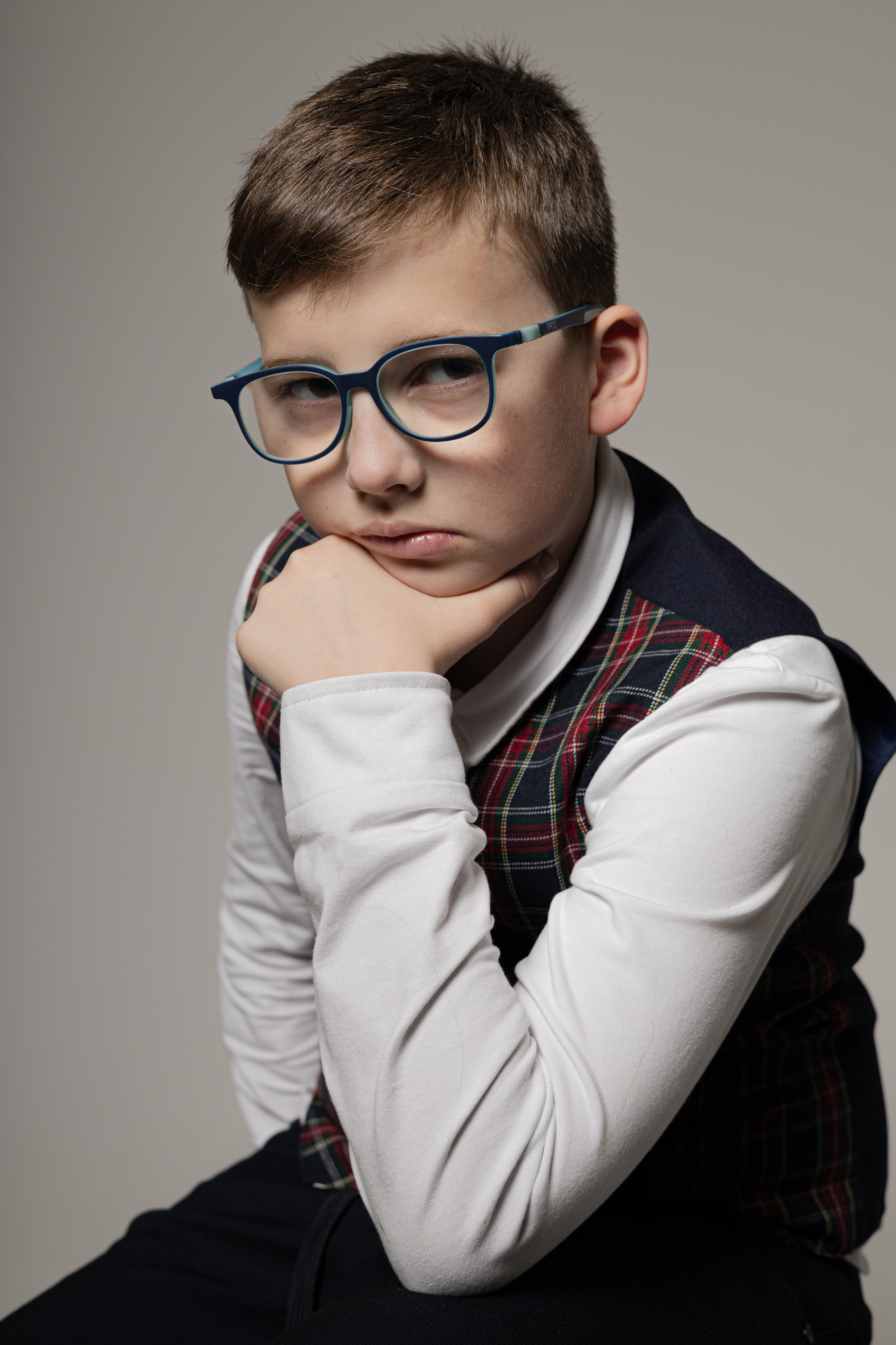 Наталья с семьей. Фотограф Julia Milton | Портреты, съемки для маркетплейсов, лавстори, съёмка беременности в Санкт-Петербурге. Обучение фотографии в Спб очно