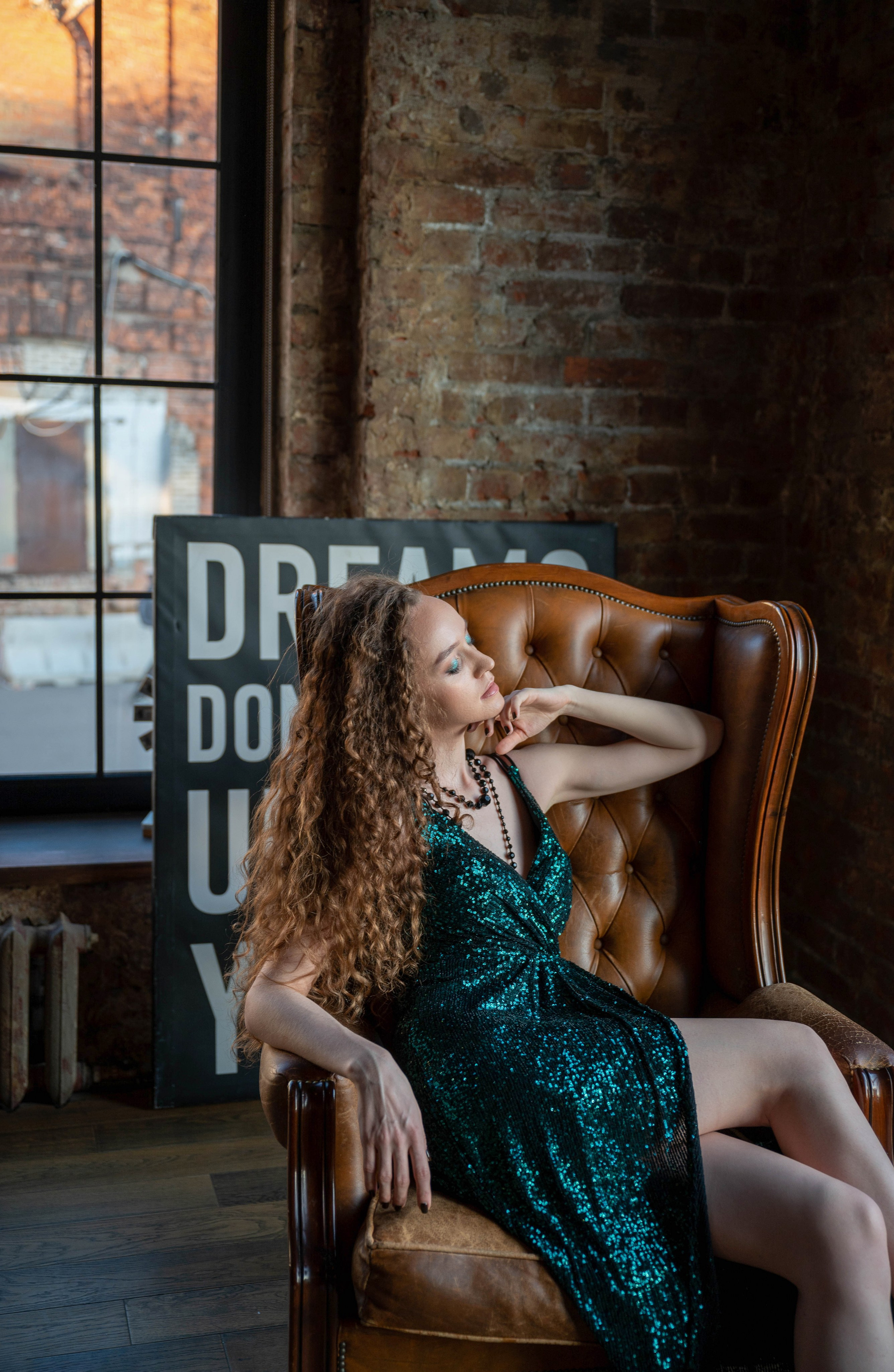 Новый год девушка. Семейный и контент фотограф в Москве Alira