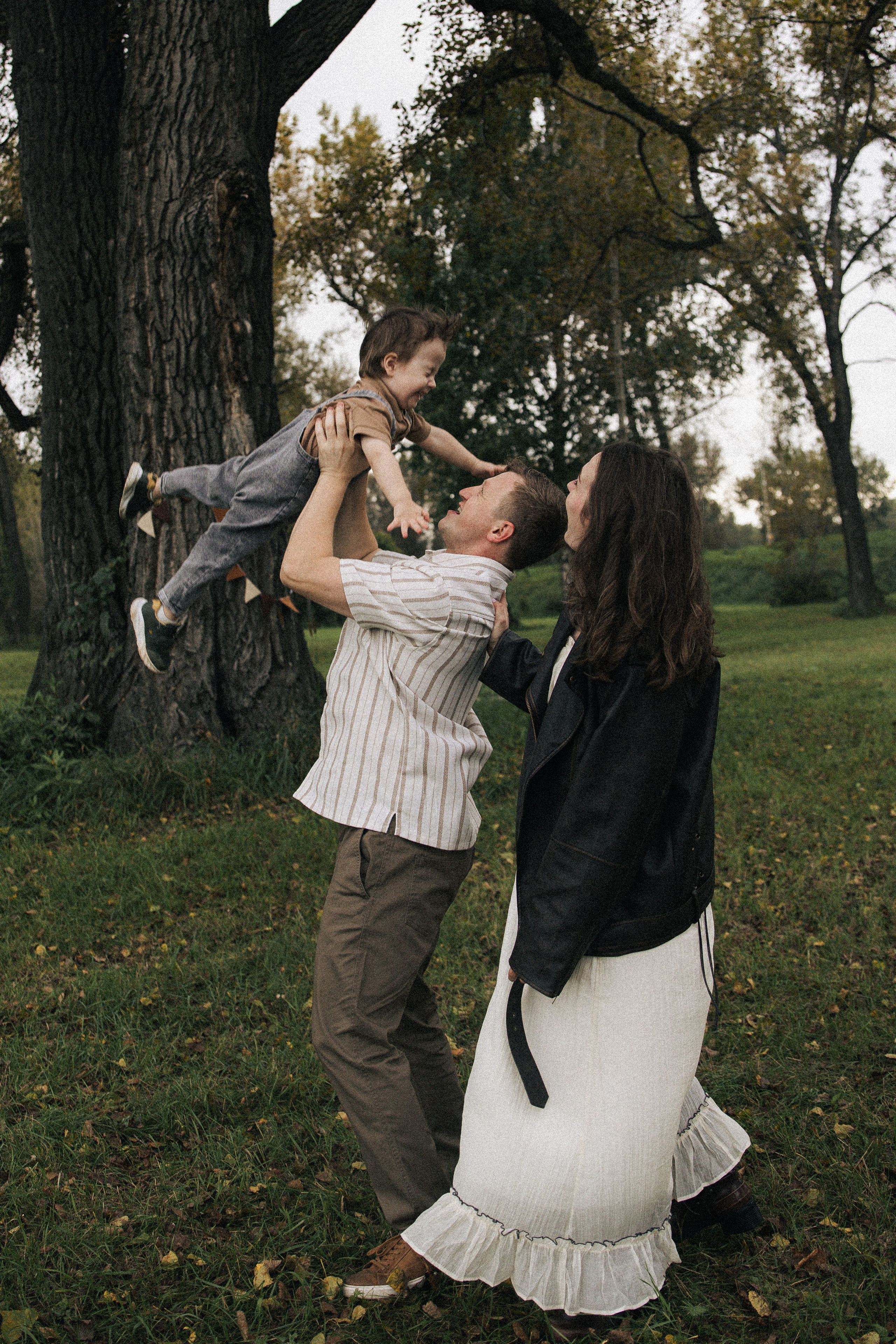 Семейная история на природе. Индивидуальные, семейные съемки, love story съемки фотограф в Красноярске Ирина Белова