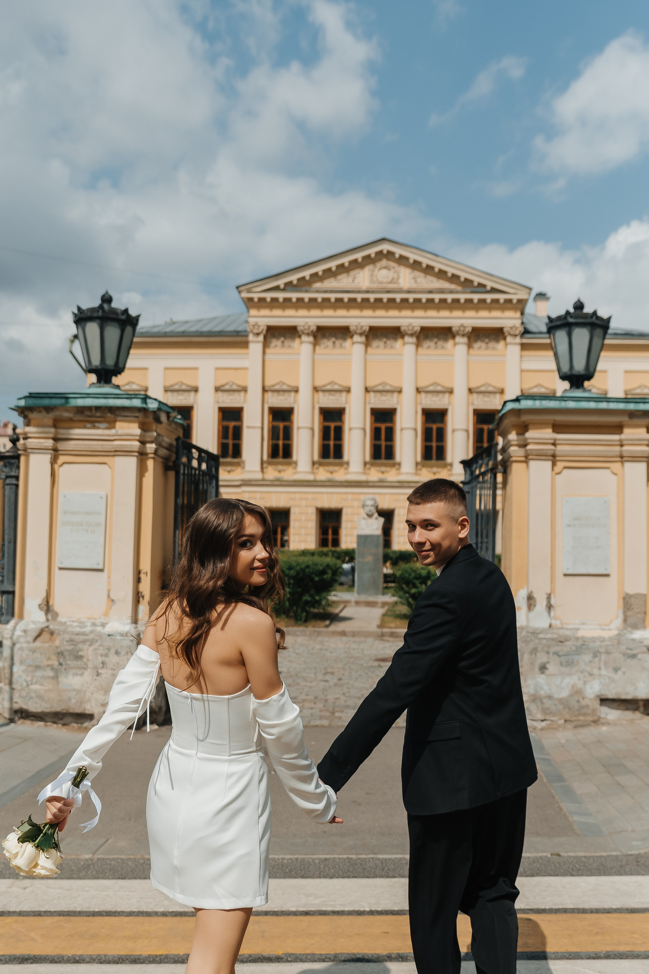 Свадебная фотосессия в Библиотеке-читальне им. А. С. Пушкина. Фотограф и видеограф Анна Домашенко