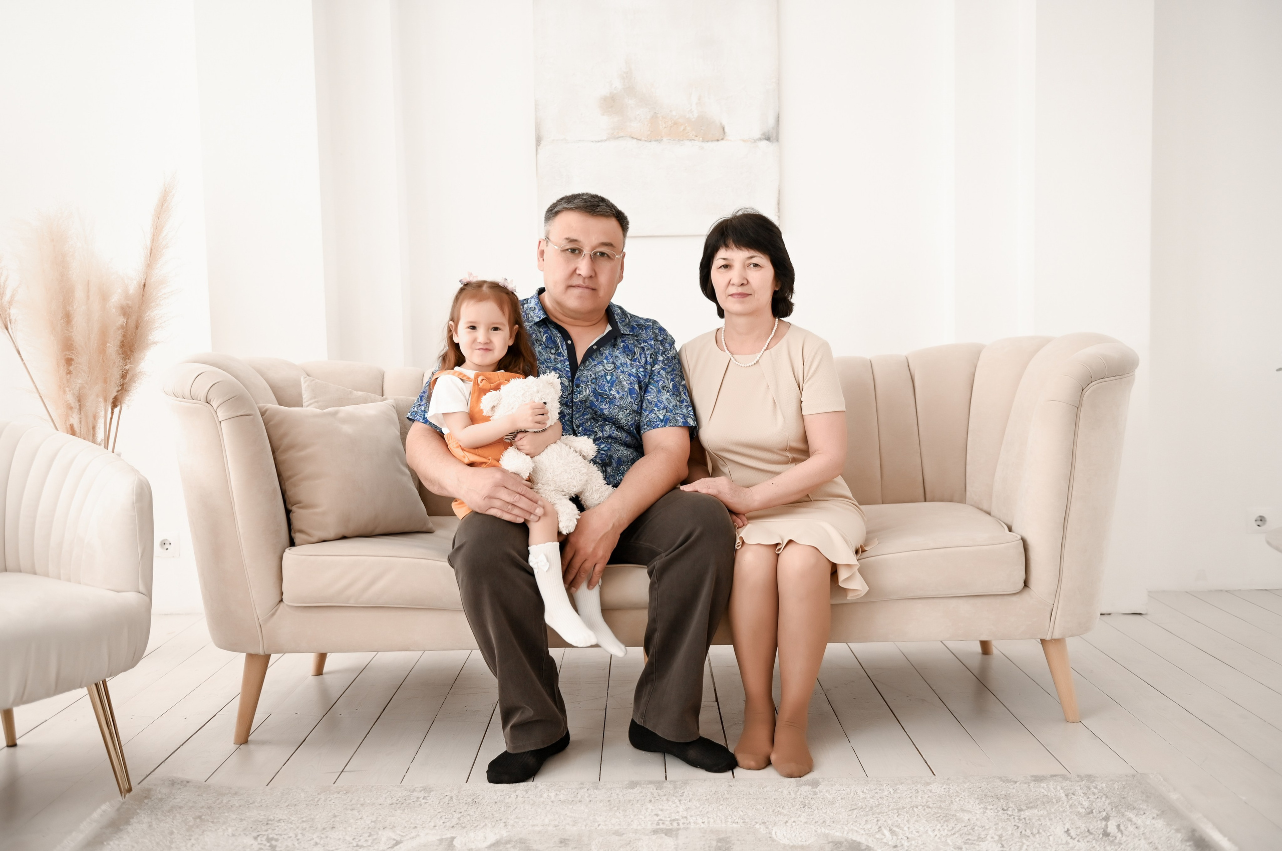 Семейная студийная  фотосессия 2. Свадебный, семейный, детский, контент фотограф в Омске Максим Ильин