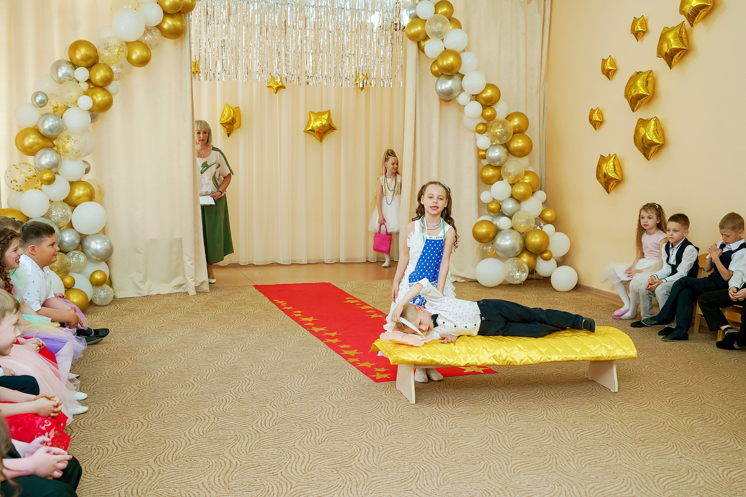 Фотосъемка видеосъёмка фотограф видеооператор новогодних утренников  в. Фотограф, видеооператор Нина Коршунова