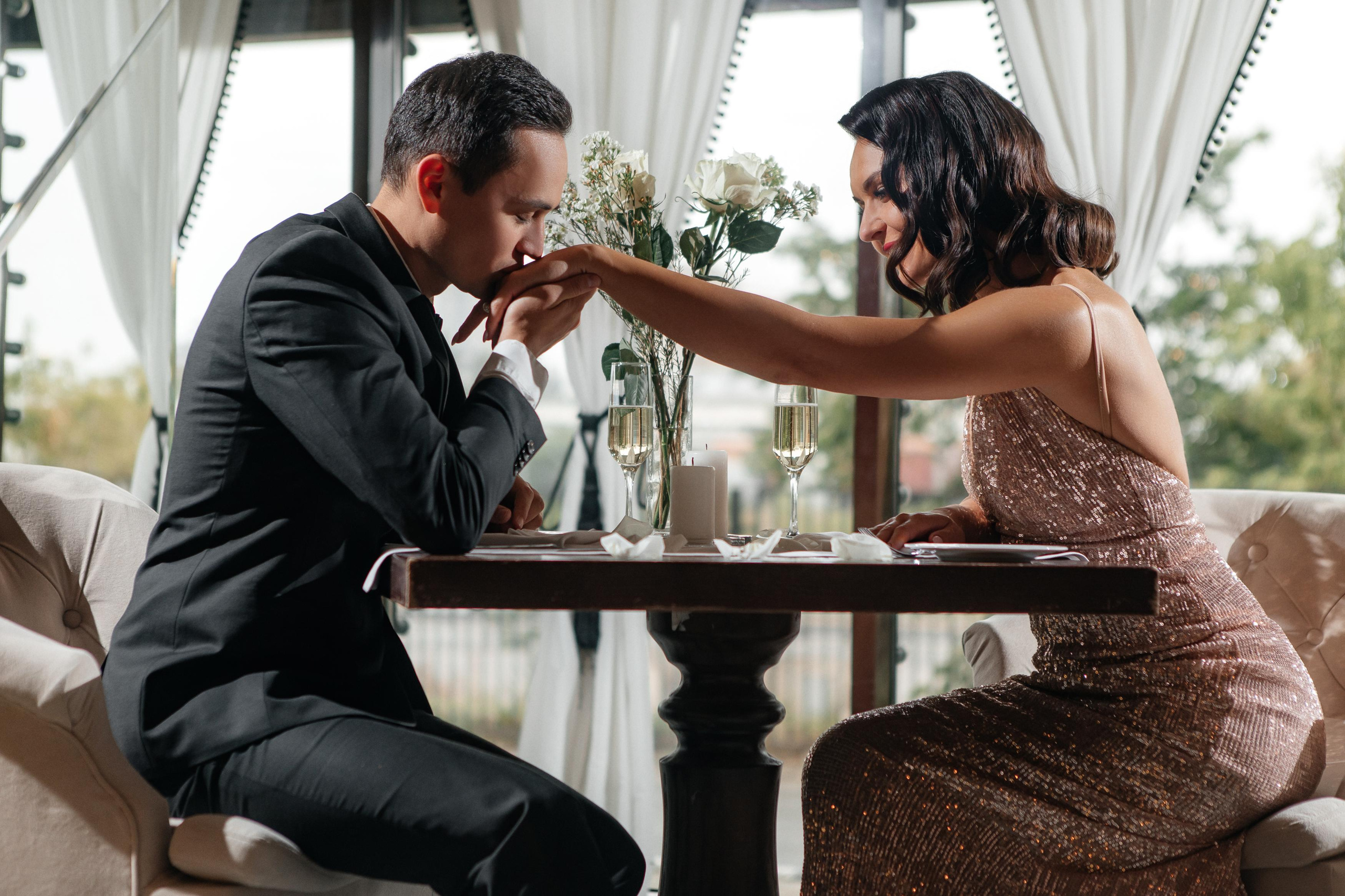 Ресторан «ГУСИ ЛЕБЕДИ» романтический ужин. Фотограф в Москве Дмитрий Жарков