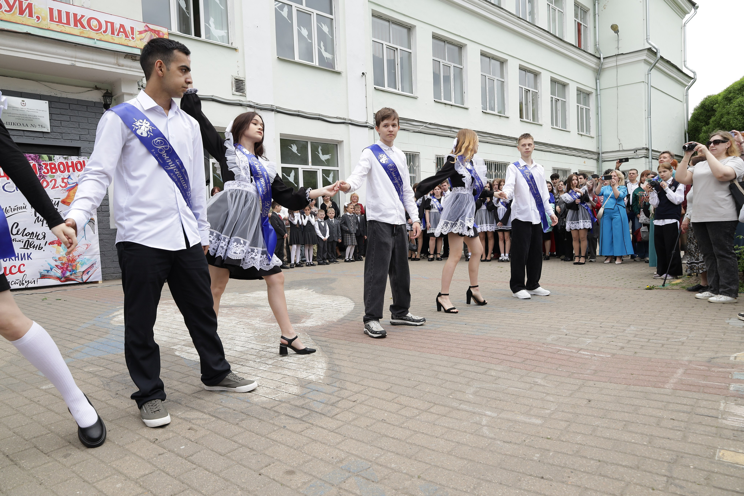 Последний звонок. Фотограф Надршина Лилия