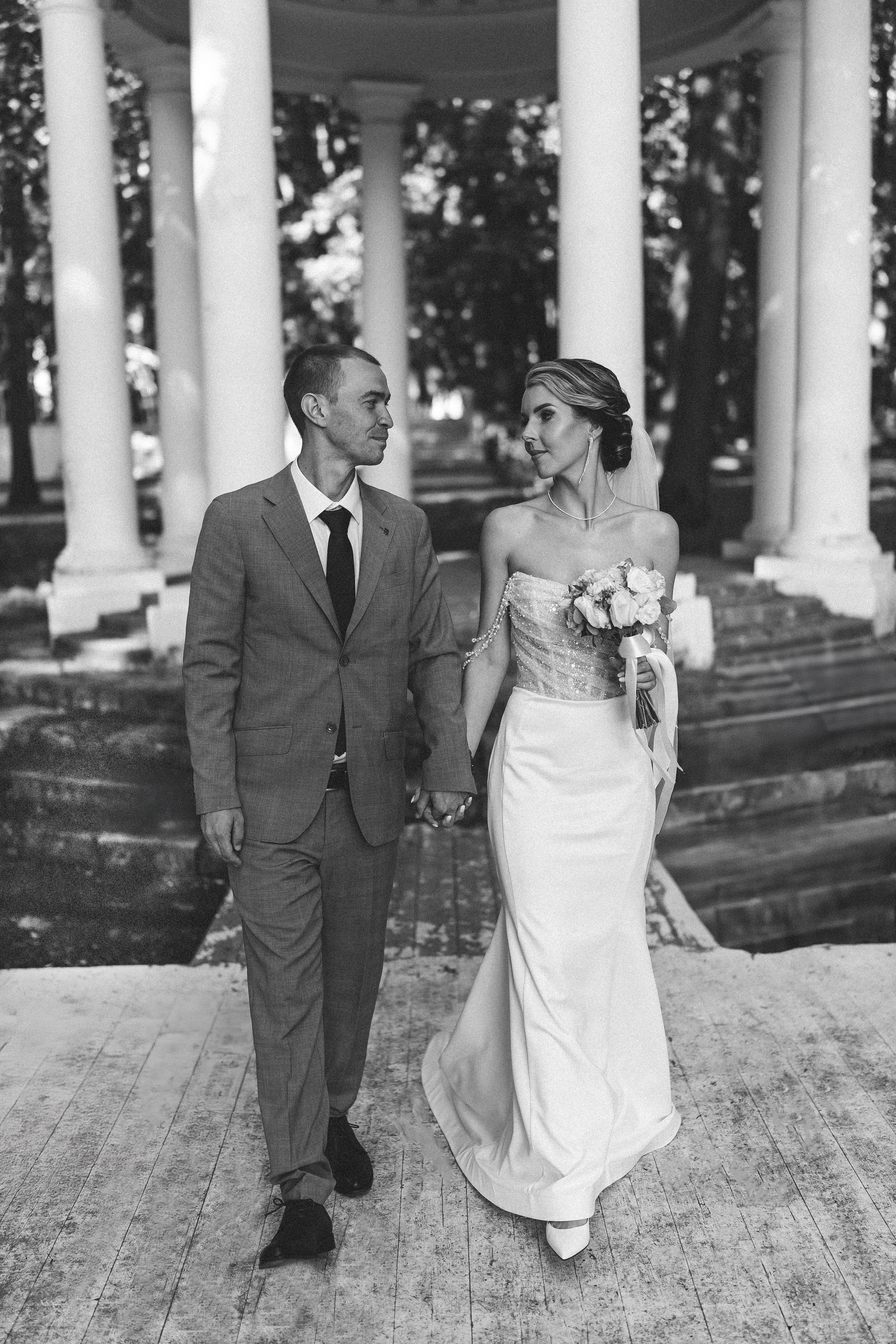 Свадебная фотосессия с росписью в ЗАГСе Видное и фотосессией с машиной. Свадебный фотограф в Москве — Оскар Гелманов