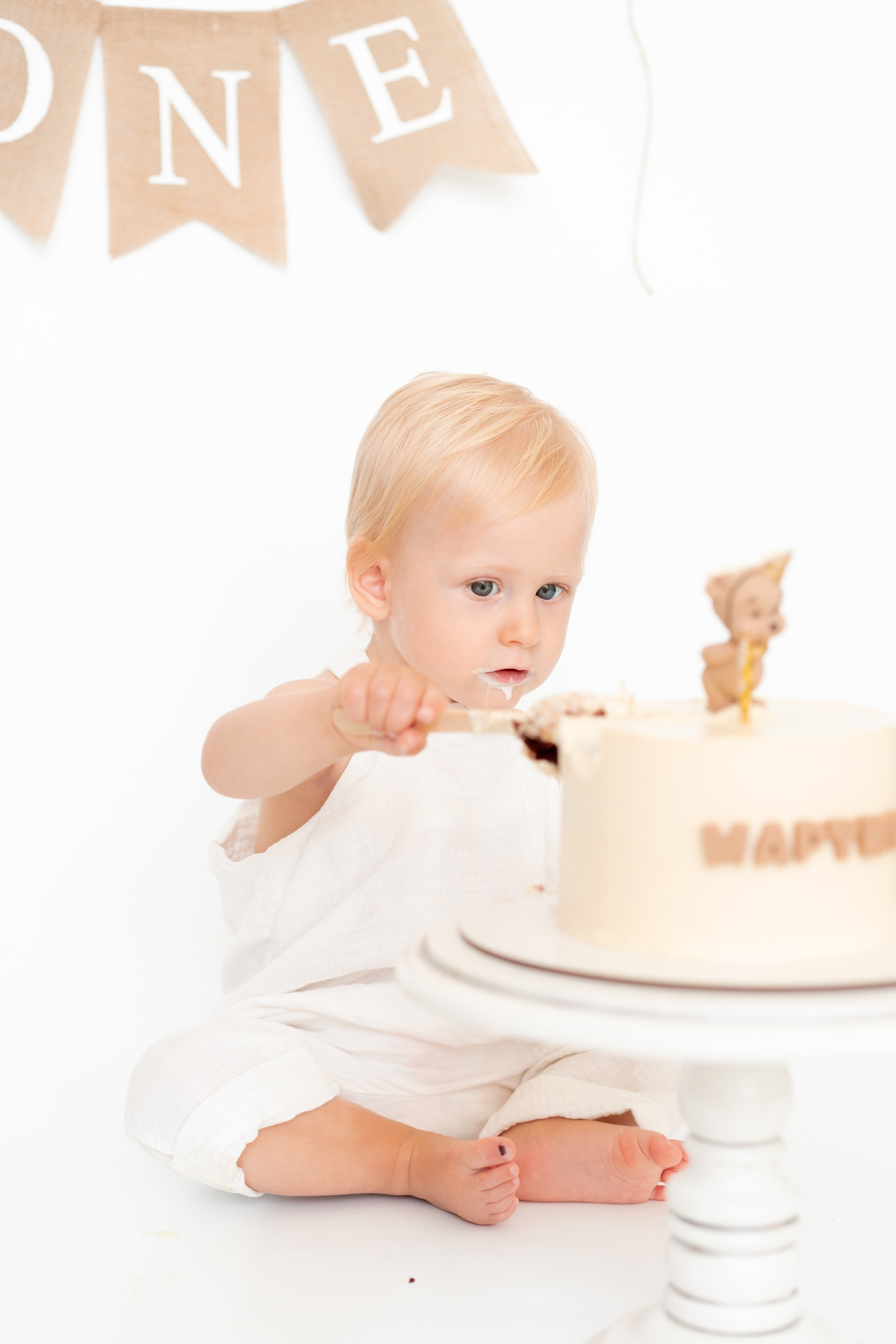 Крушение торта, Smash cake. Детская, семейная фотостудия в Санкт-Петербурге