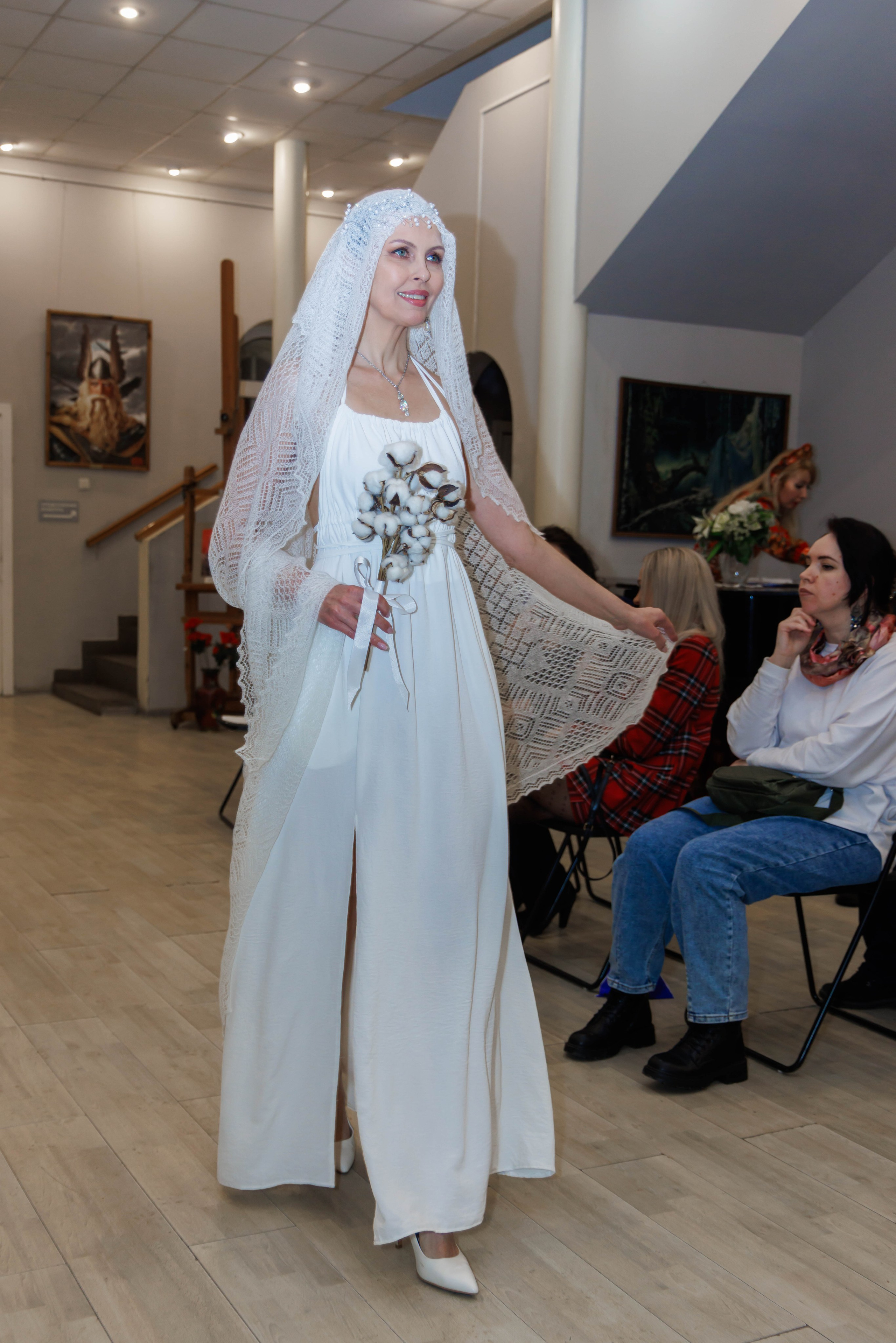 Показ в Музее славянской культуры, 2025. Коллекционер и искусствовед Олеся Ястребова