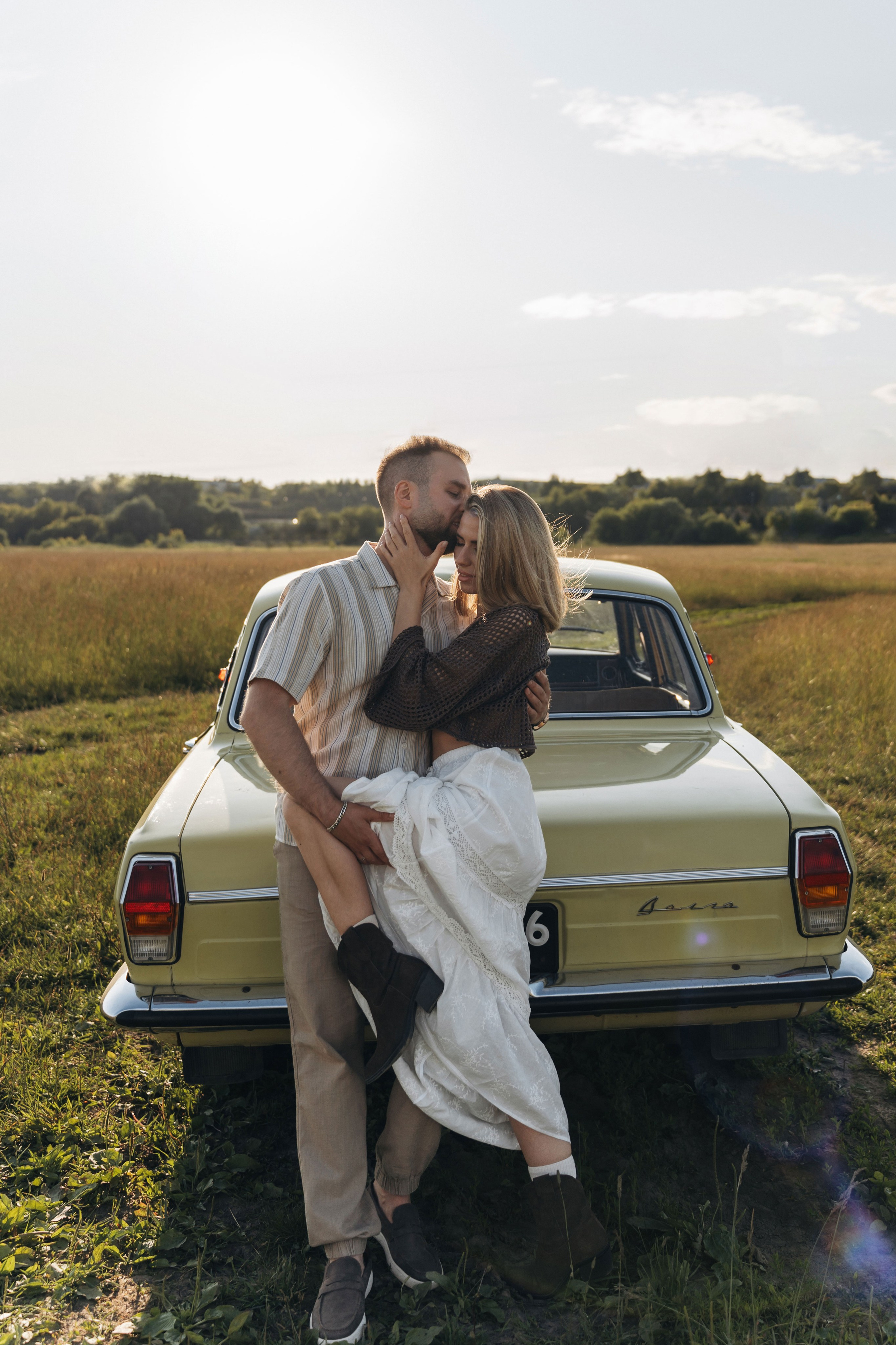 На машине загород. Ваш фотограф Вика Артемова