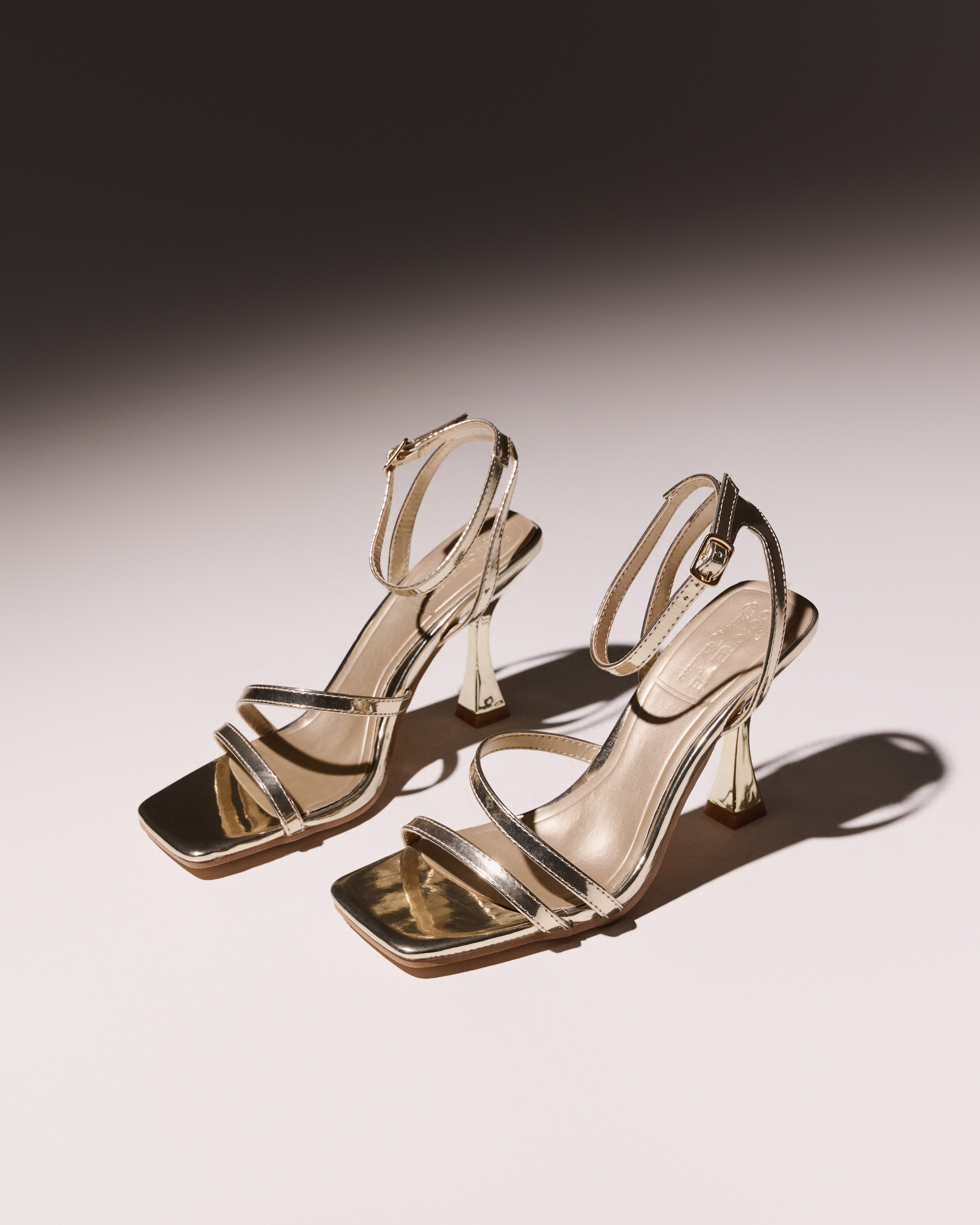 500 руб , 37 (24 - 25 cm) | Залоговая стоимость - 2500 руб 